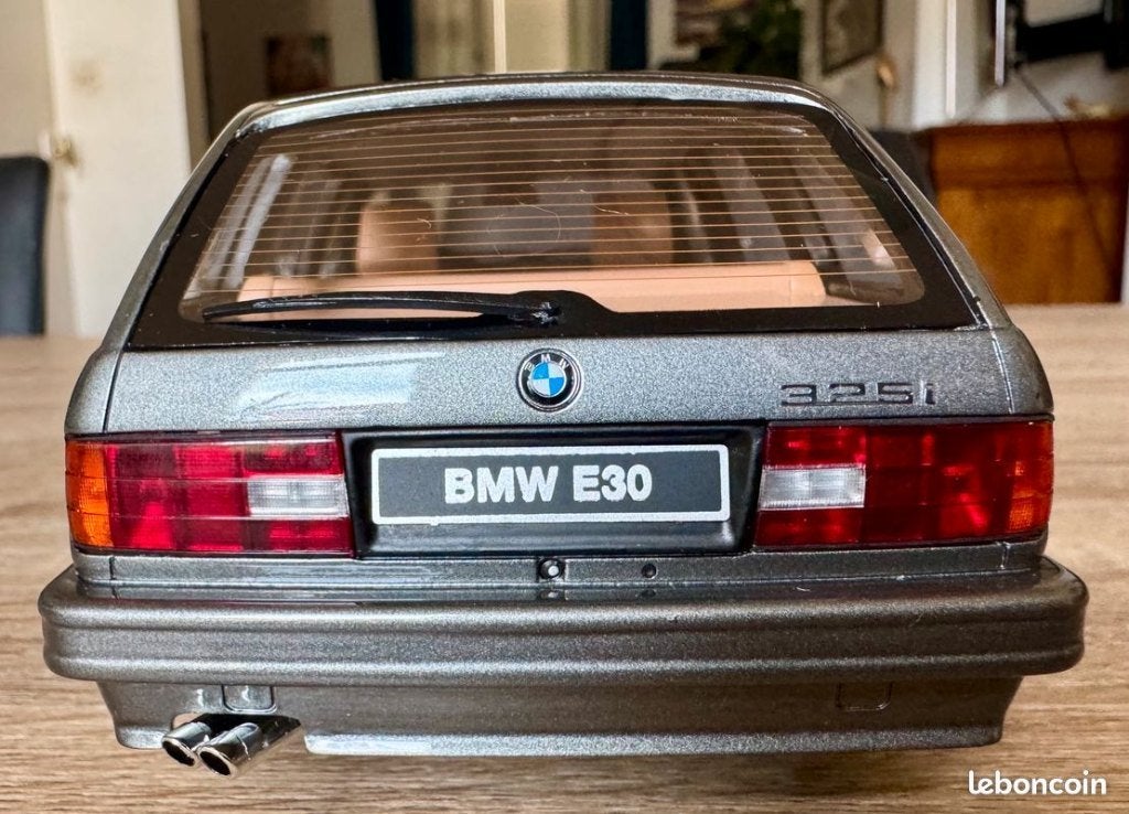 1:18 BMW E30 325i Touring Dolphin Grey 1991 Ottomobile OT929, 2, rue de l'écusson, Zone commerciale Oxygène Sud, Josselin, 56120, FR