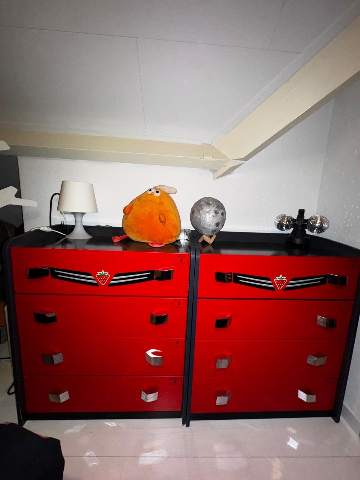 Foto 3 van Cilek Race Cup autokamer compleet met bed en meubels