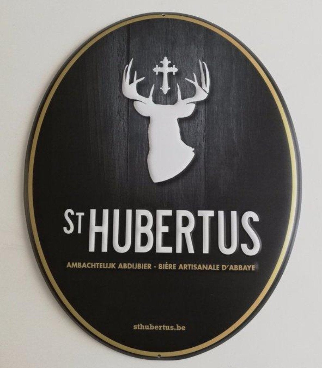 Gezocht: lichtreclame of uithangbord van St Hubertus bier, Ophalen of Verzenden, Reclamebord, Plaat of Schild, Overige merken