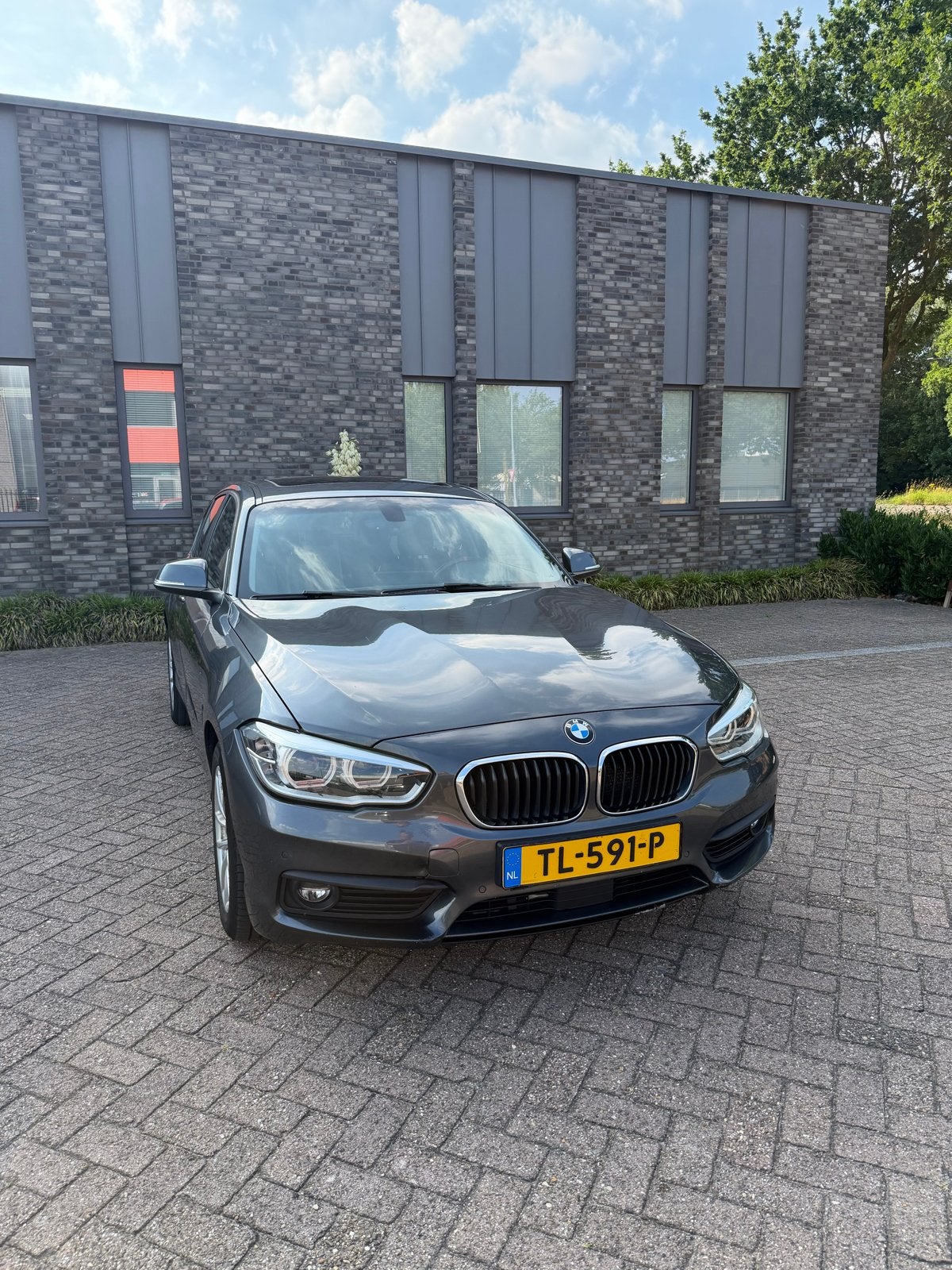 BMW 1-Serie 2.0 120D 5DR AUT 2015 Grijs, Auto's, Achterwielaandrijving, 1995 cc, 1365 kg, Diesel