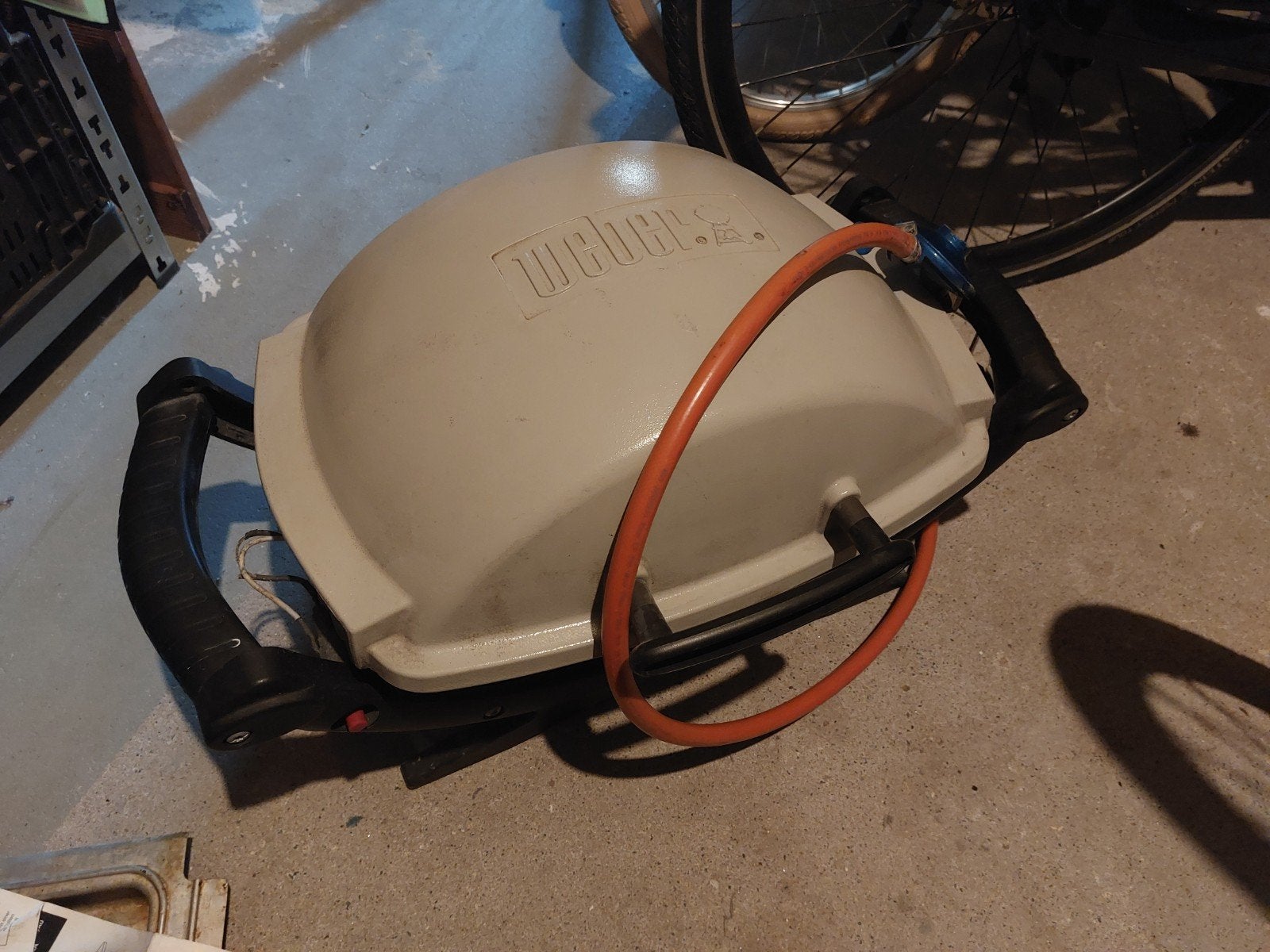 Weber Q100 gasbarbecue met gasslang en lekbak, Tuin en Terras, Gasbarbecues, Ophalen