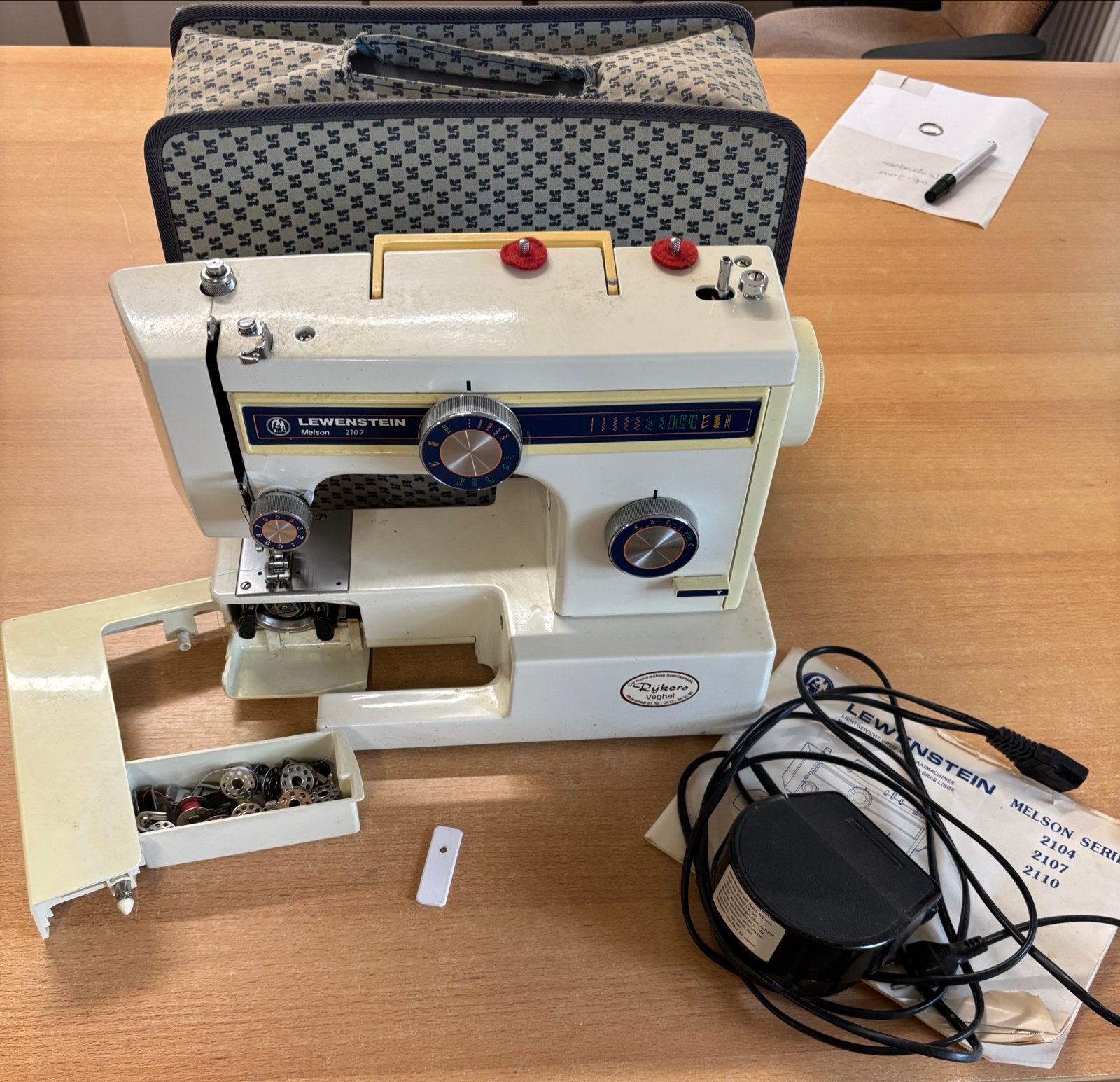 Lewenstein Melson 2107 Naaimachine met accessoires, Ophalen, Gebruikt, Naaimachine, Lewenstein