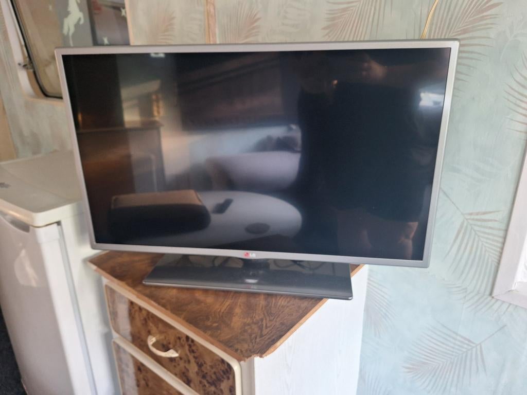 LG TV - Weg wegens overbodig, Audio, Tv en Foto, Televisies, Ophalen of Verzenden, Gebruikt, LG