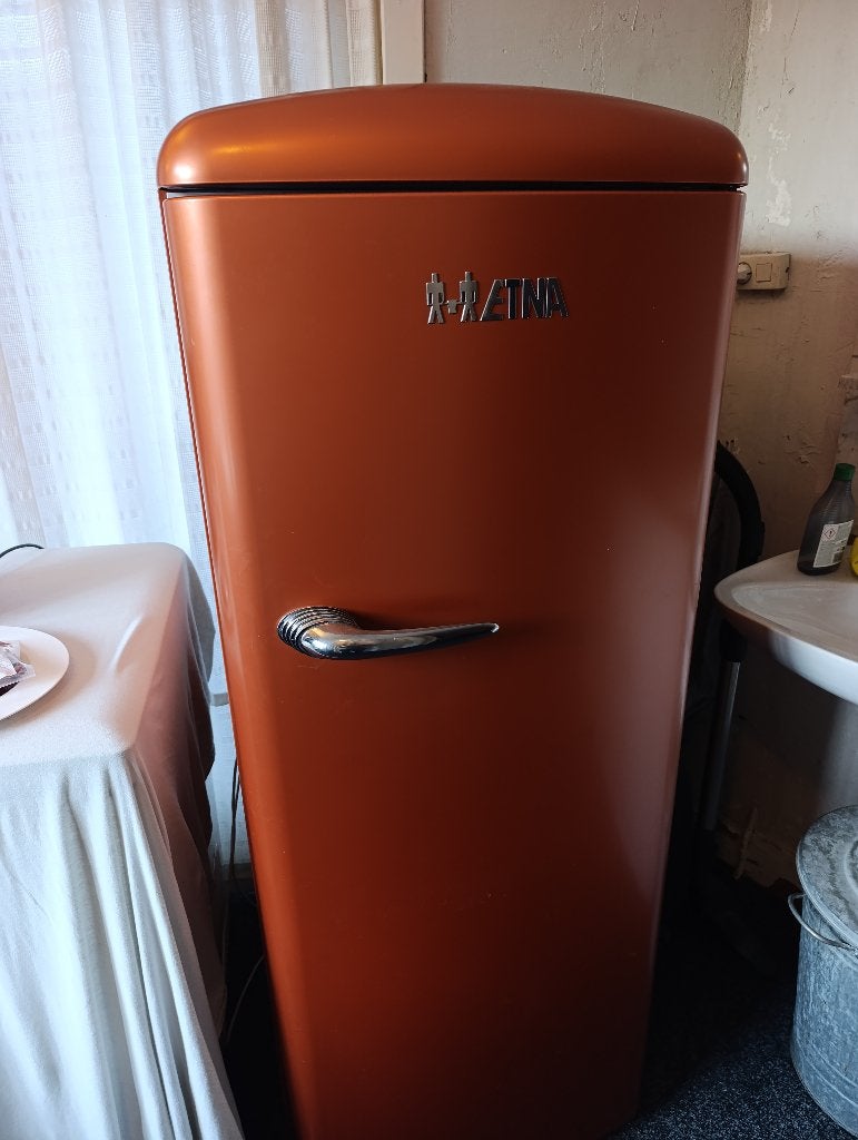 Mooie Etna koelkast, Ophalen, 200 liter of meer, Zo goed als nieuw, Energieklasse A of zuiniger