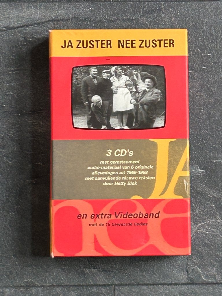 Ja Zuster Nee Zuster - 3 CD's + Videoband Boxset, Cd's en Dvd's, Ophalen of Verzenden, Zo goed als nieuw, Levenslied of Smartlap