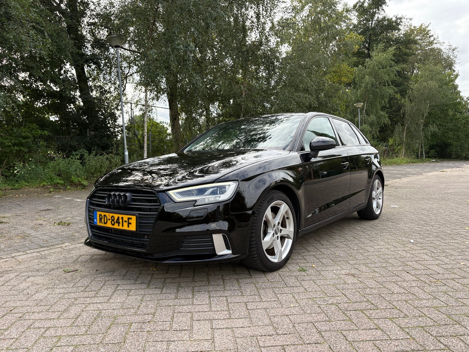 Audi A3 1.0 Tfsi 116pk 2017 Zwart, Auto's, Stof, 620 kg, Zwart, Origineel Nederlands