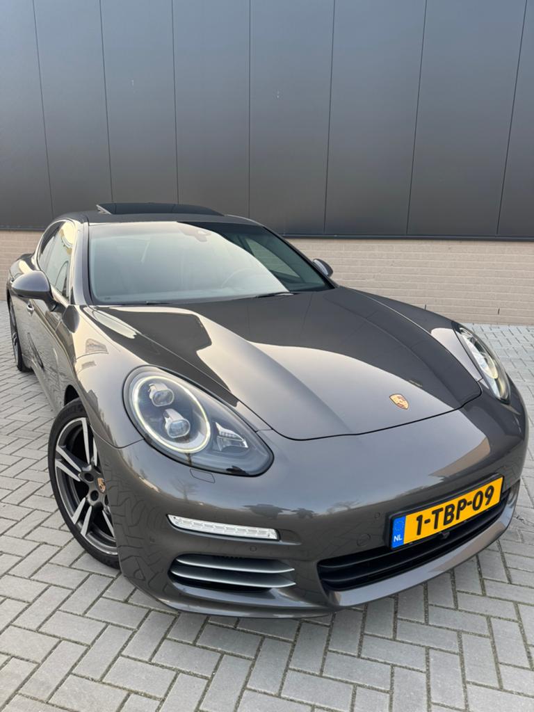 Porsche Panamera 3.0 4S Facelift | Carbon | 360 | Org. NL, Auto's, Automaat, 4 stoelen, Bruin, Vierwielaandrijving
