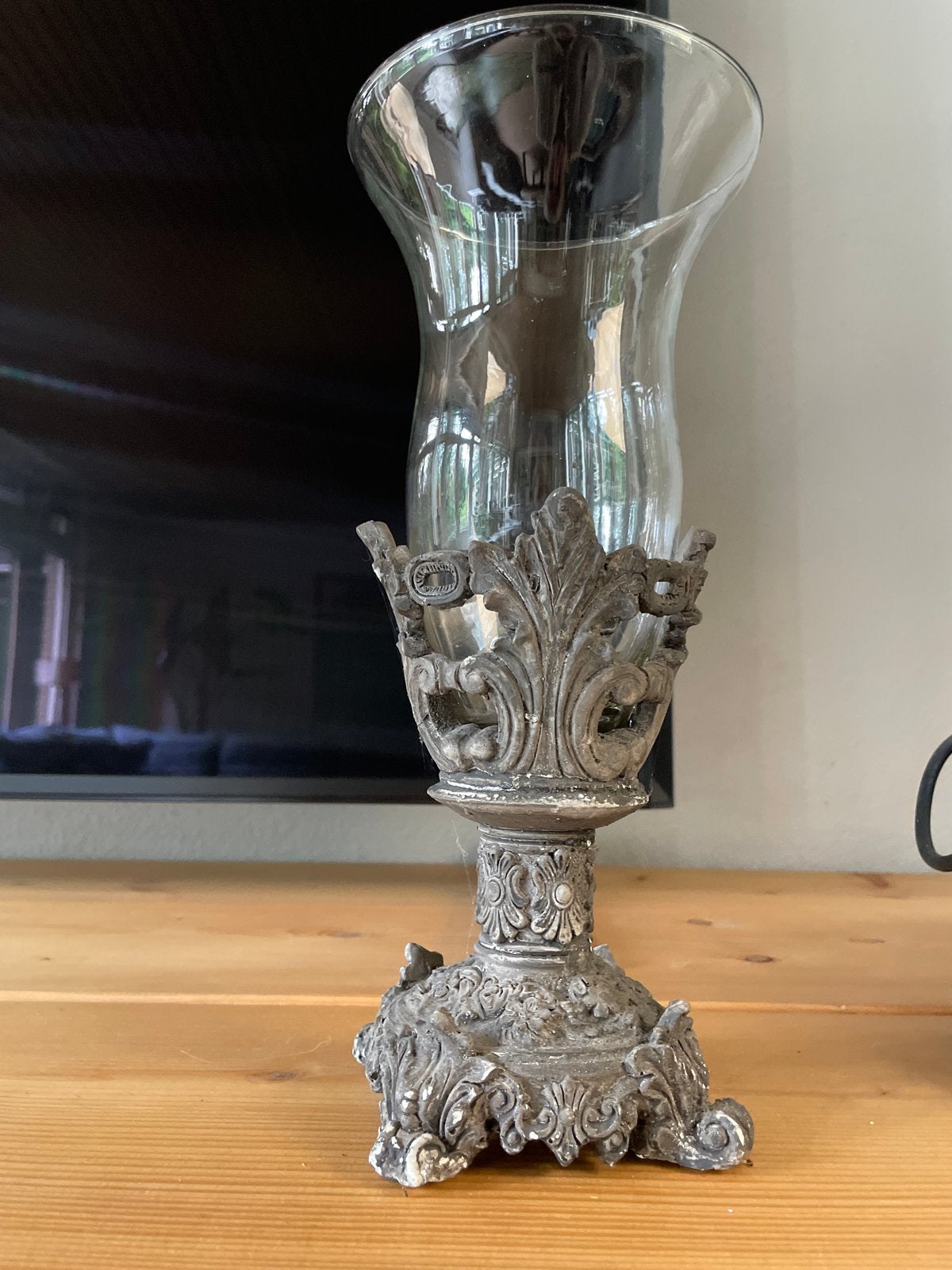 Decoratieve kandelaar met glazen windlicht, Antiek en Kunst, Ophalen of Verzenden, Overige materialen