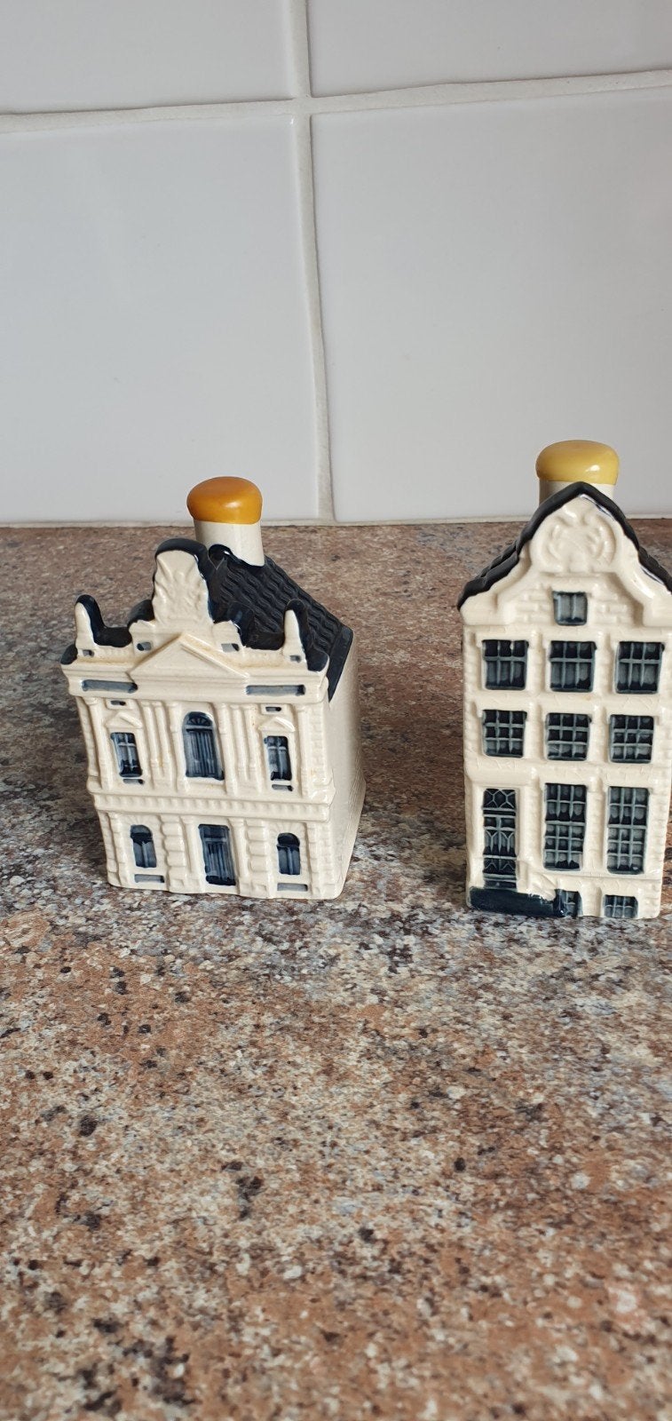 KLM huisjes nrs. 62 en 86 - 1 gevuld  1 is verdampt., Verzamelen, KLM Huisjes, Ophalen of Verzenden, Zo goed als nieuw