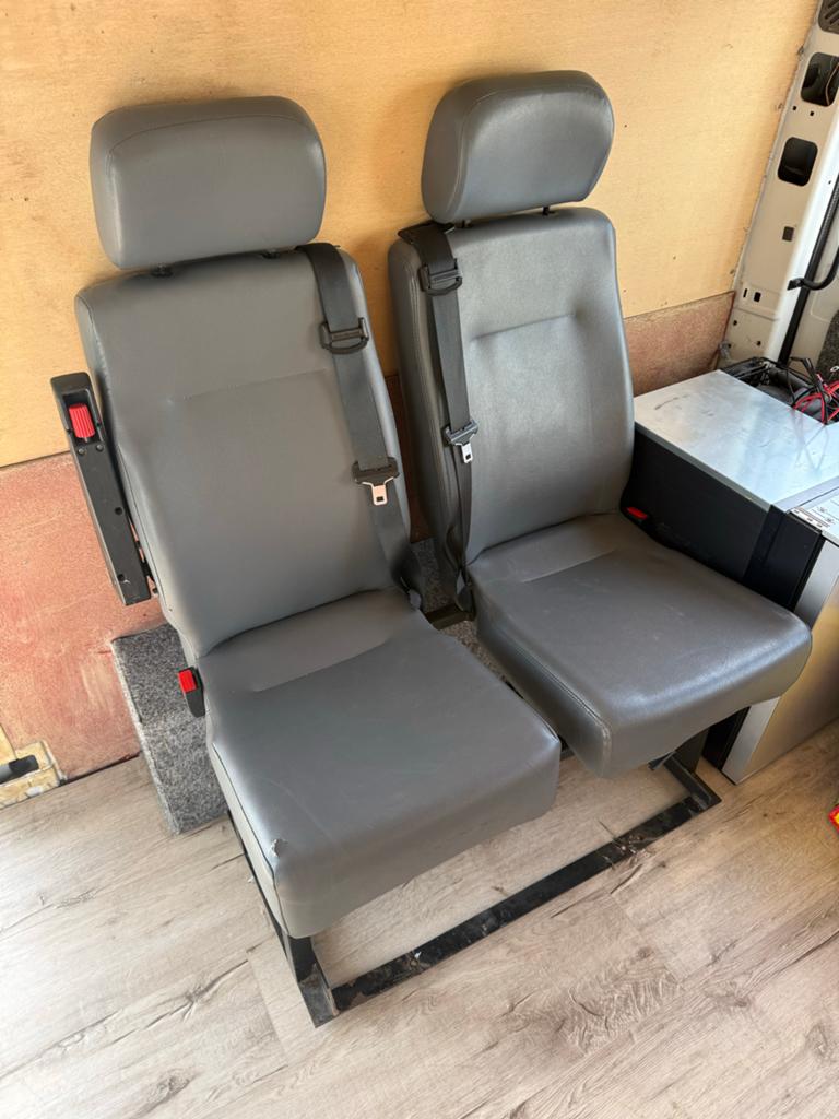 Tweede zitrij/bankje camper incl. onderstel en gordels, Ophalen of Verzenden, Gebruikt