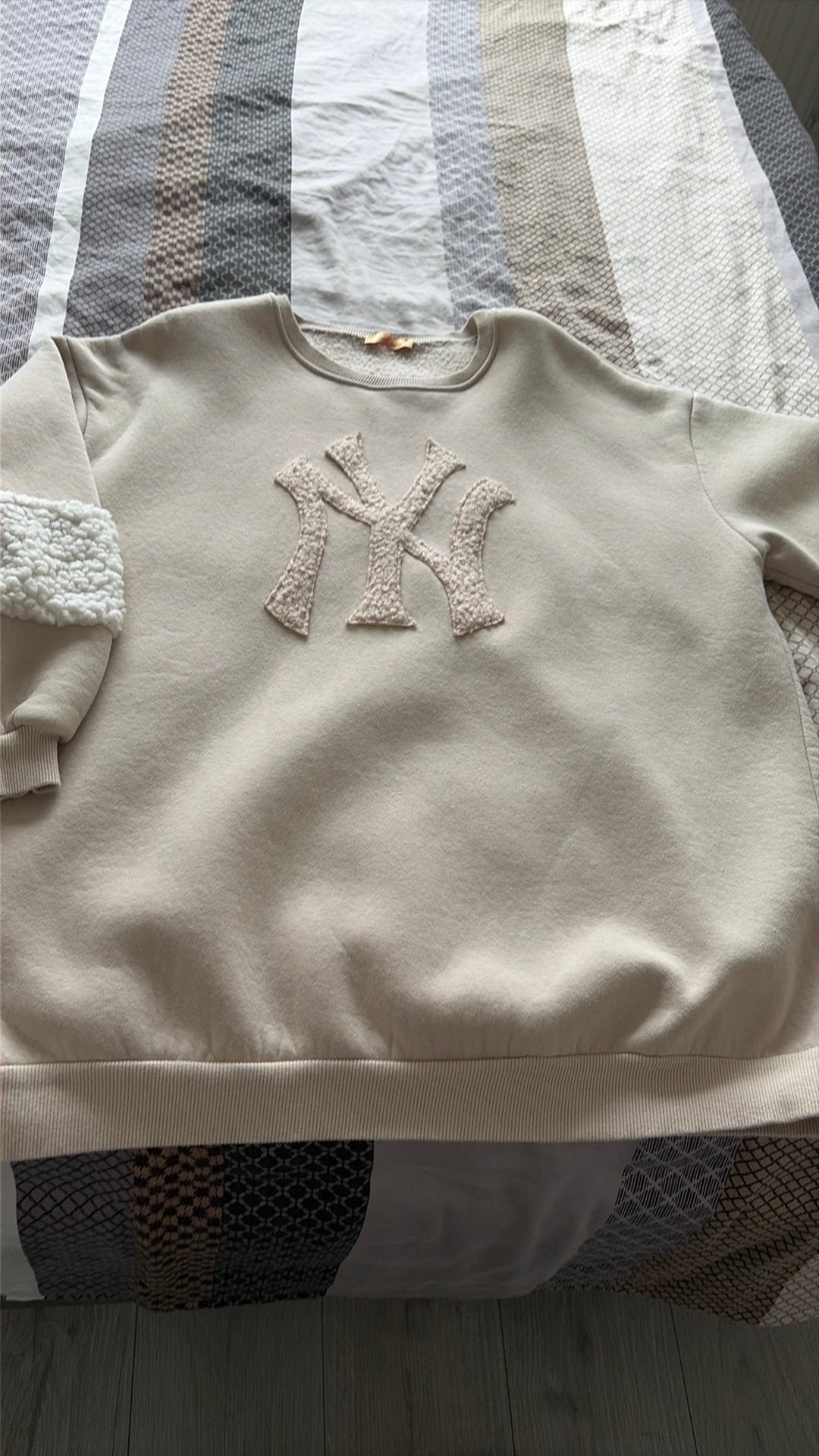 Oversized sweater  1 maat, Ophalen of Verzenden, Zo goed als nieuw, Beige