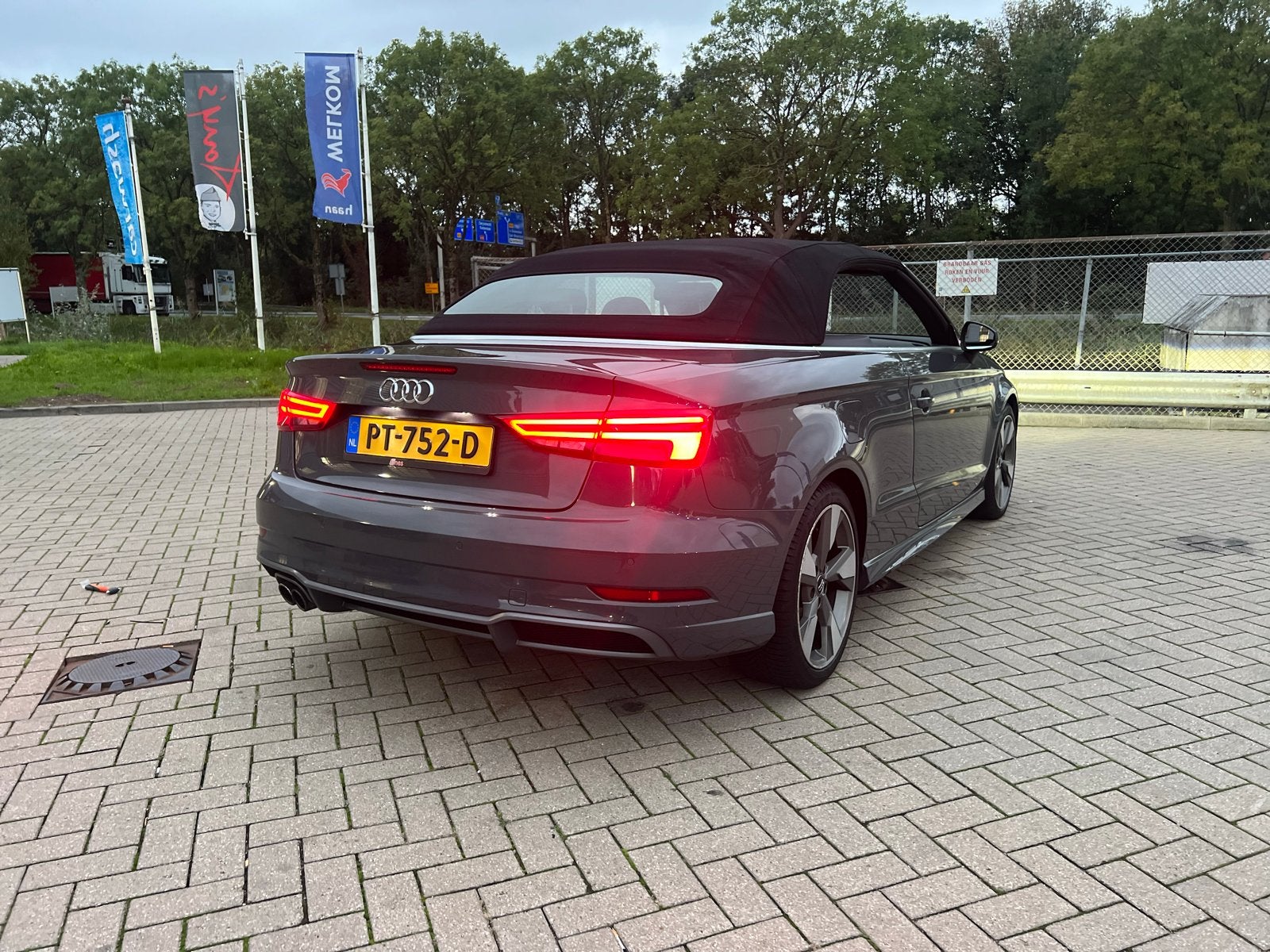 Audi A3 1.4 Tfsi 150pk S-LINE Ultra S Tronic 2017 Grijs, Auto's, Audi, 730 kg, 1370 kg, 4 cilinders, Cabriolet