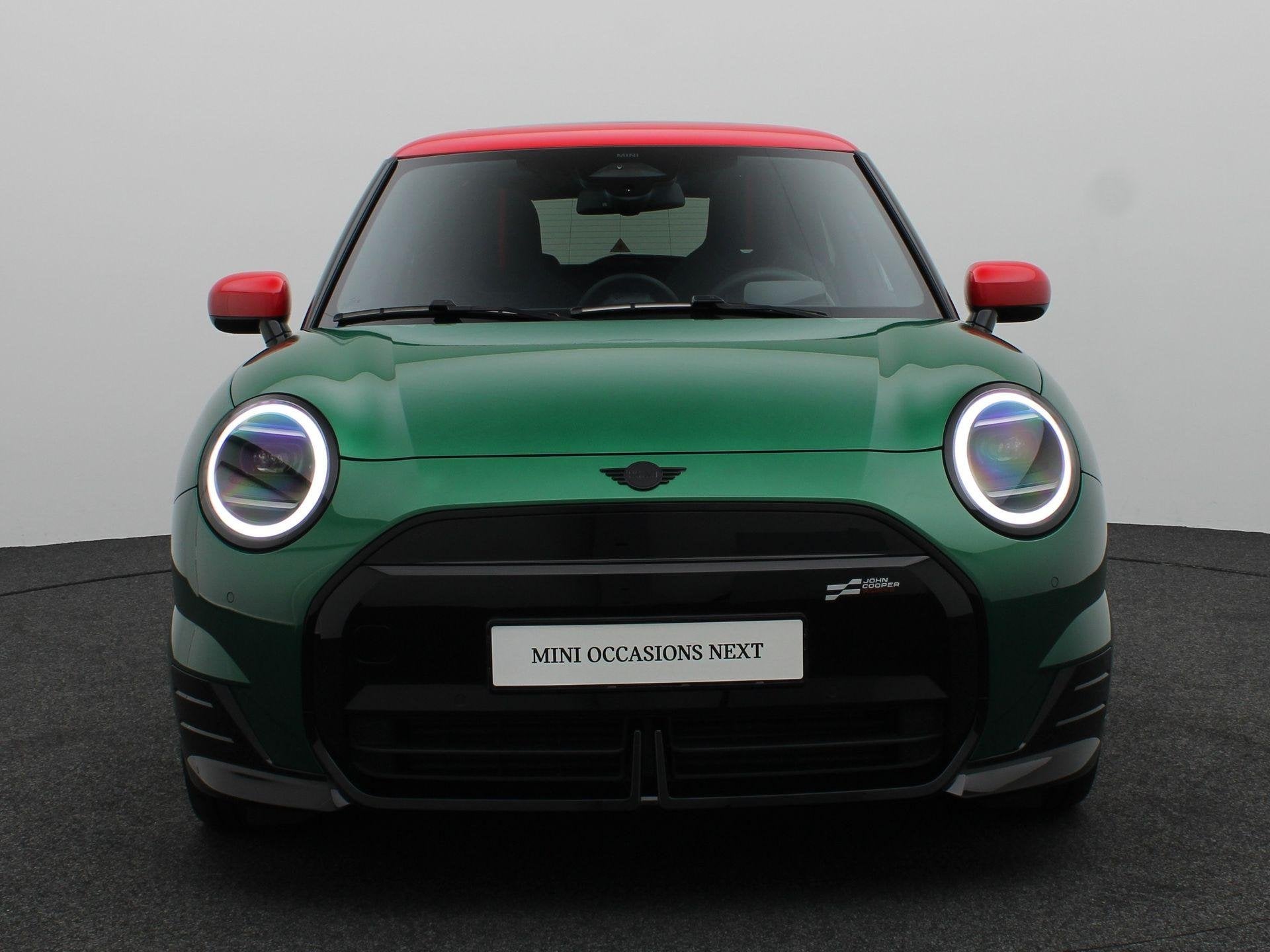 MINI Cooper E John Cooper Works M + Panoramadak + Head-Up Di, Gebruikt, 41 kWh, Met garantie (alle), 4 stoelen