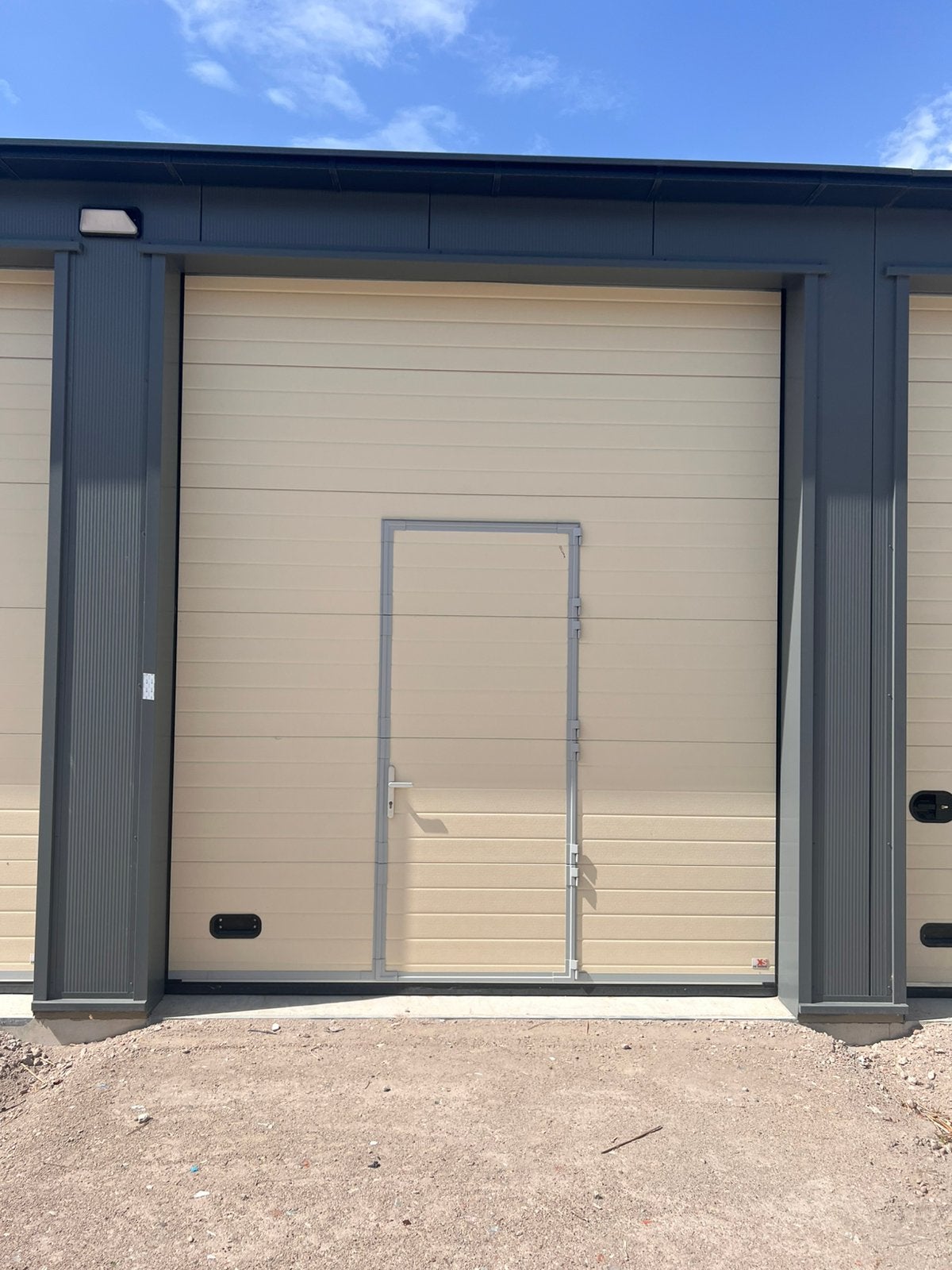 Nieuwe bedrijfunit / loods in Kootstertille, Huur, Opslag of Loods