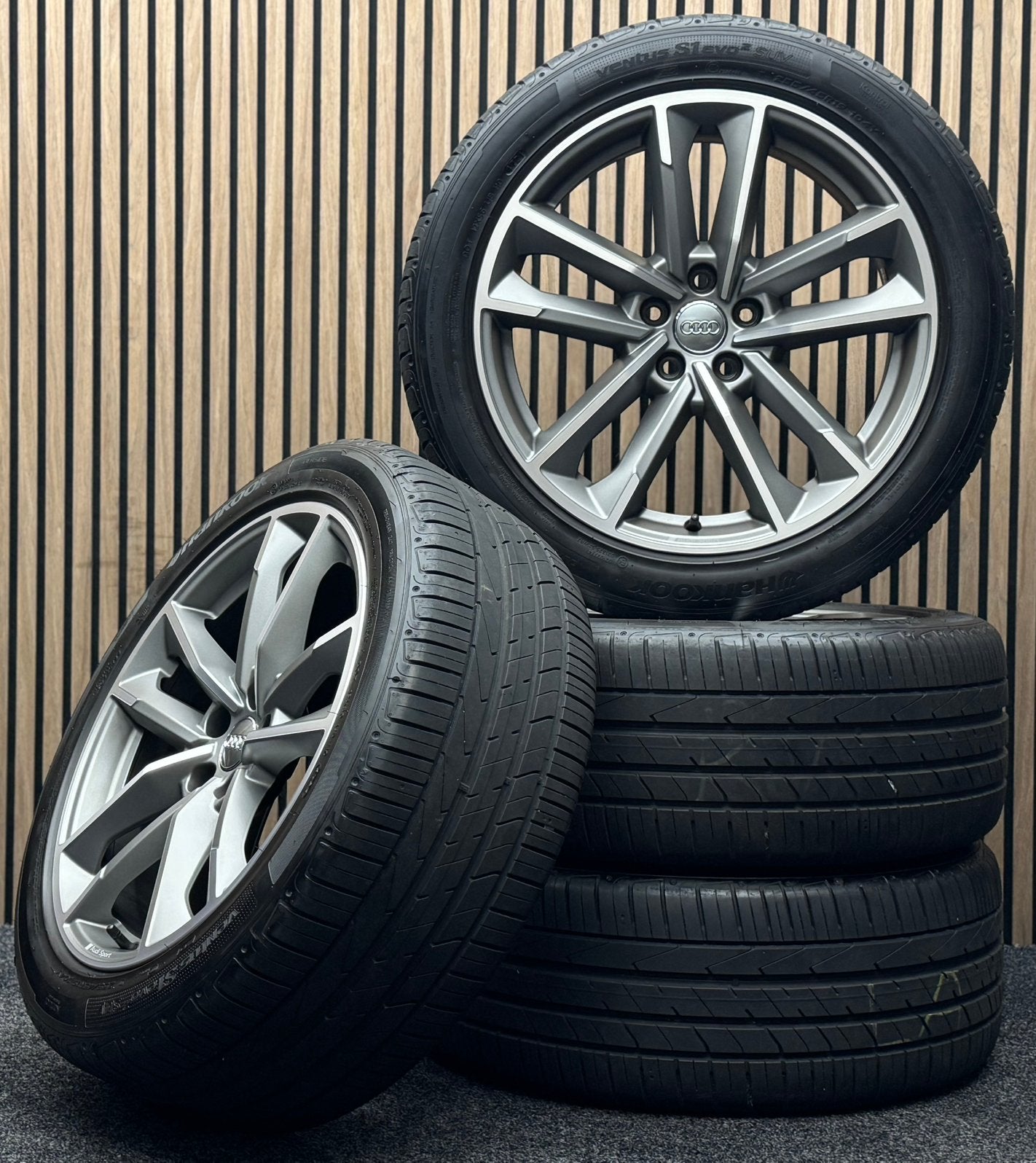 ZGAN! Originele 19 inch Audi Q3 83A 5x112 ET38 Hankook AO, Auto-onderdelen, 255 mm, ., Banden en Velgen, .