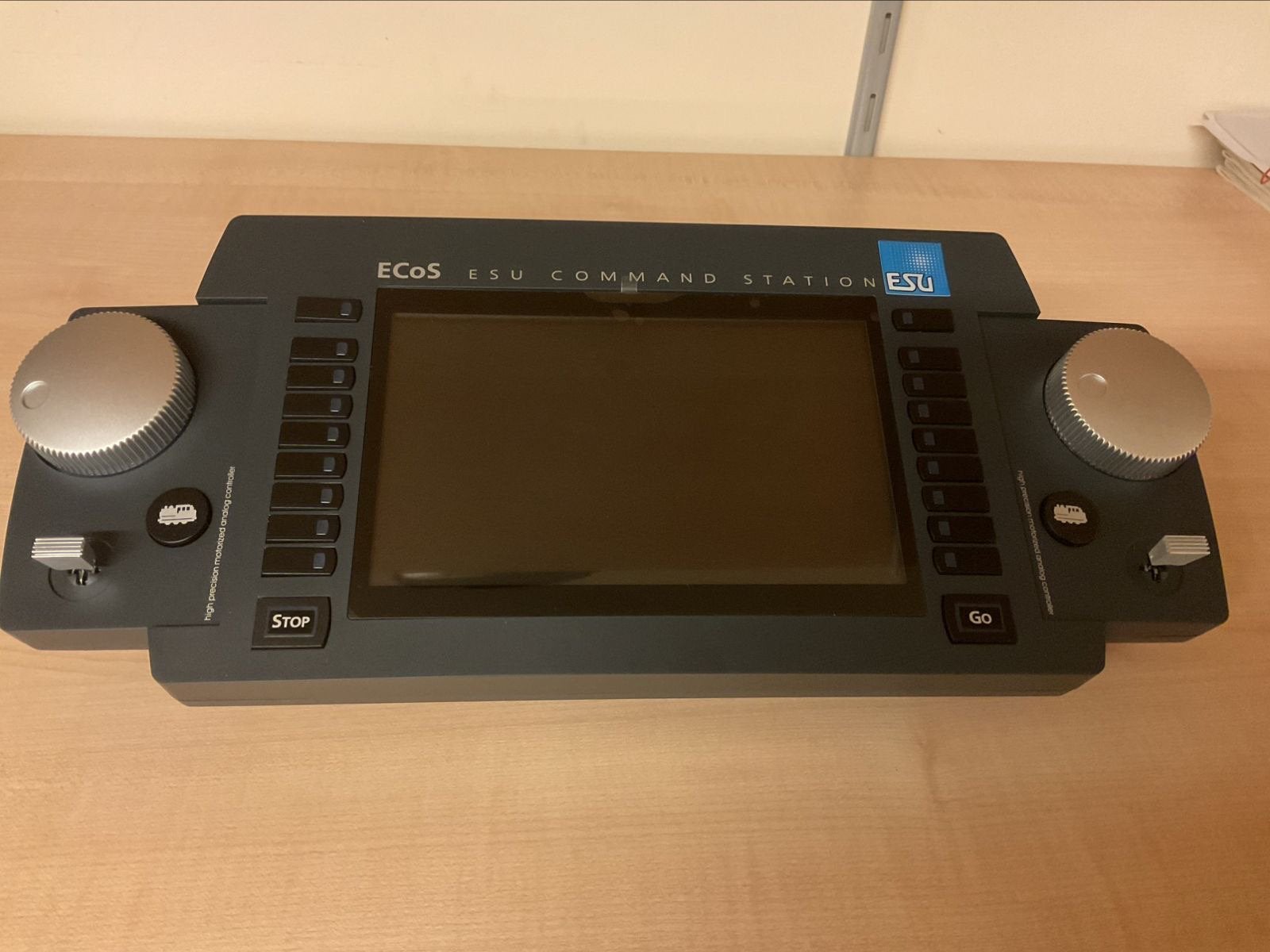 3D standaard voor ESU 50120/50220 ECos Command station, Hobby en Vrije tijd, Overige merken, Gelijkstroom of Wisselstroom, Overige typen