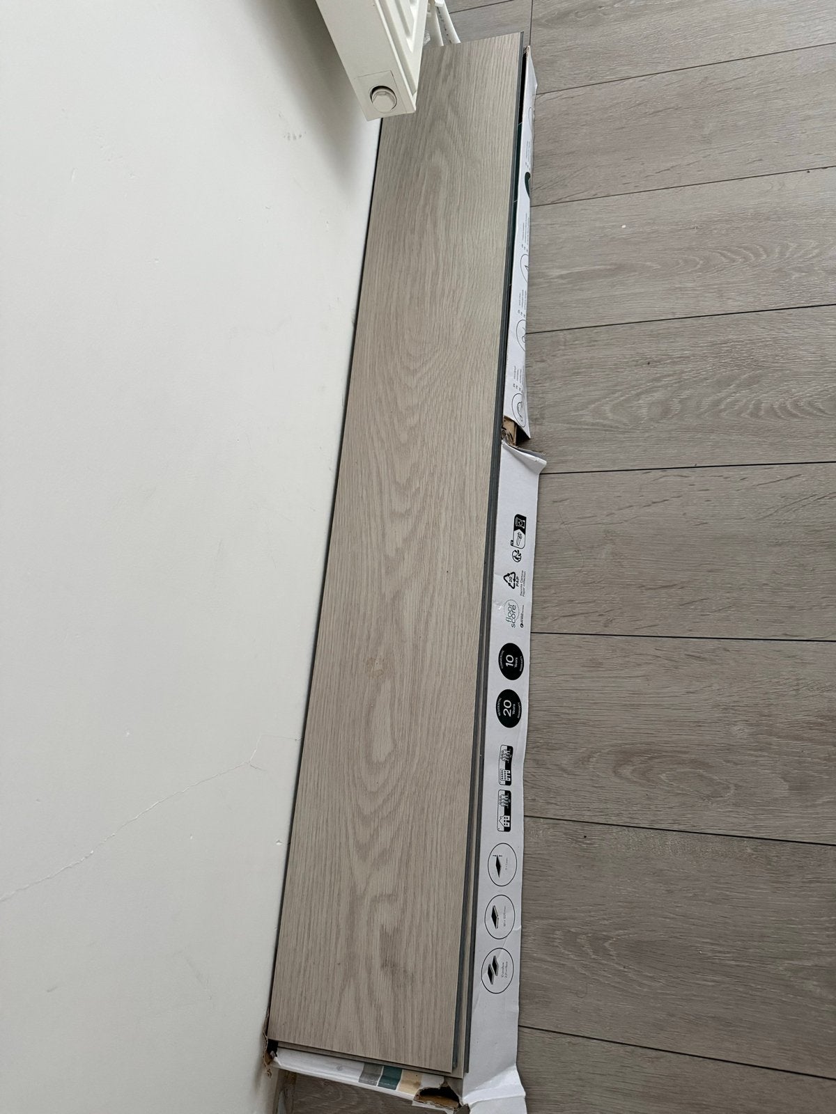 PVC Klikvloer 95 m2 nieuw - €10 per m2 (winkel €40), Parket, Kunststof, 50 tot 150 cm, Nieuw