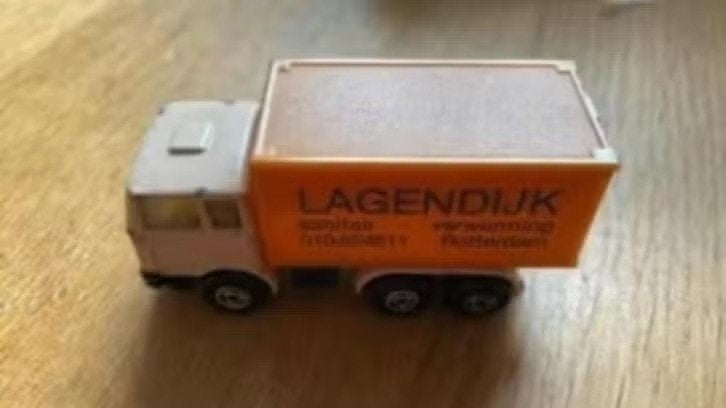 Mercedes vrachtwagen miniatuur. bedrijf Lagendijk Rotterdam, Ophalen of Verzenden, Gebruikt, Bus of Vrachtwagen