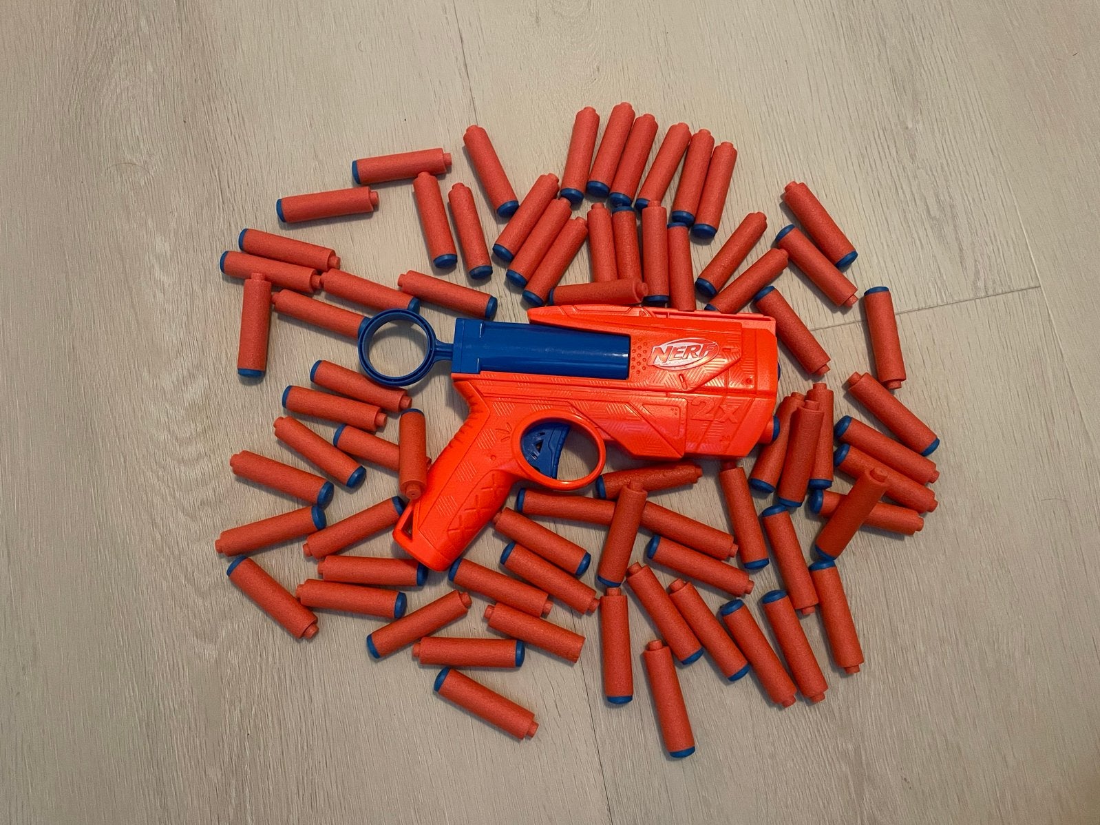 Nerf N-Strike Elite  met 72 pijltjes, Ophalen of Verzenden, Zo goed als nieuw