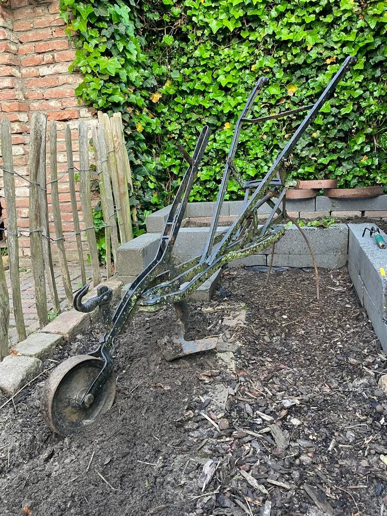 Oude ploeg brocante tuindecoratie., Tuin en Terras, Overige Tuin en Terras, Ophalen, Gebruikt