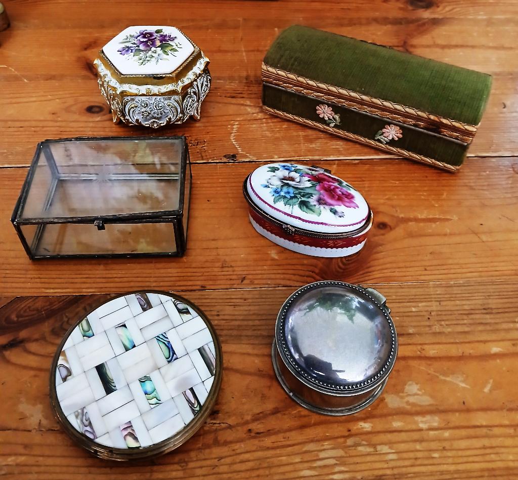 Lot brocante doosjes muziekdoosje poederdoos glazen doos, Ophalen of Verzenden