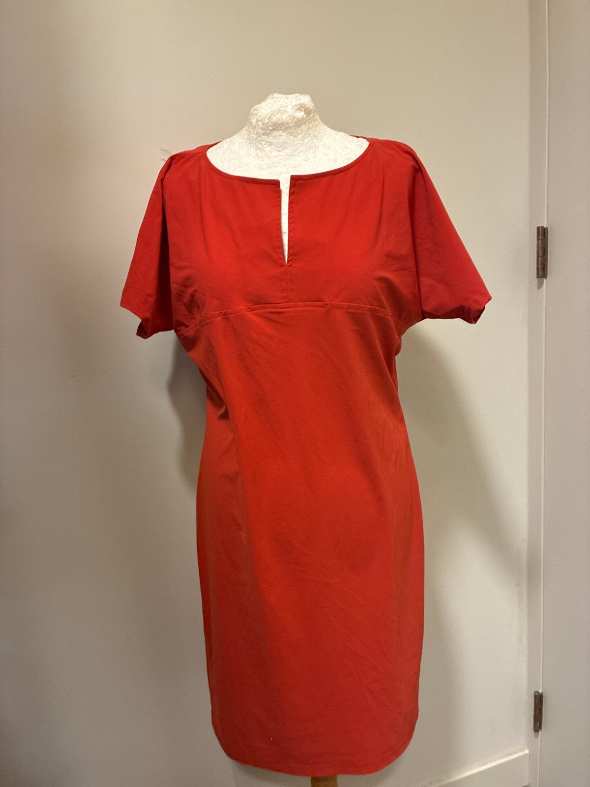 LaDress Jurk XXS Oranjerood Travelstof Korte Mouw ZGAN, Kleding | Dames, Oranje, Ophalen of Verzenden, Zo goed als nieuw, Knielengte