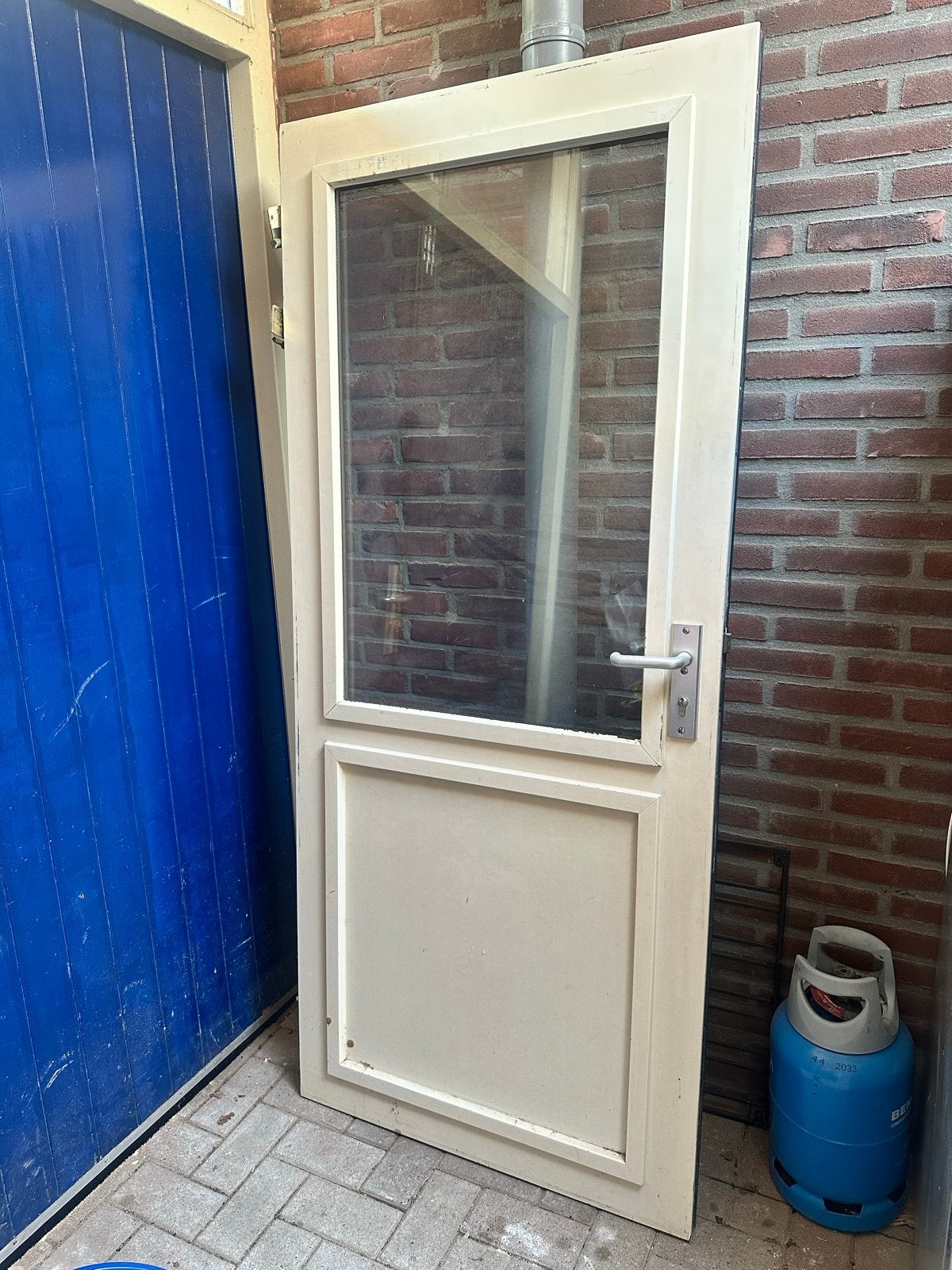 Massieve hardhouten buitendeur met dubbel glas en 3-puntsslu, Ophalen, Gebruikt, 80 tot 100 cm, Buitendeur