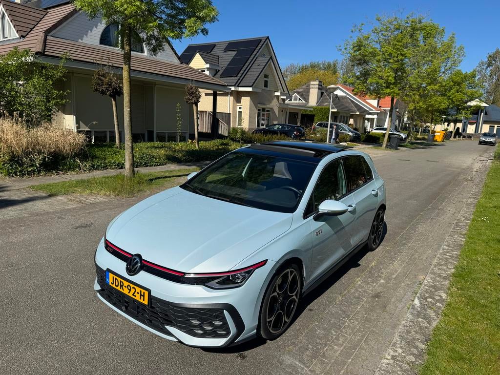 VOLKSWAGEN GOLF GTI 8.5 2.0 TSI 265PK PANO/IQ/ACC/TREKHAAK, Auto's, Zwart, 4 cilinders, 1984 cc, Blauw