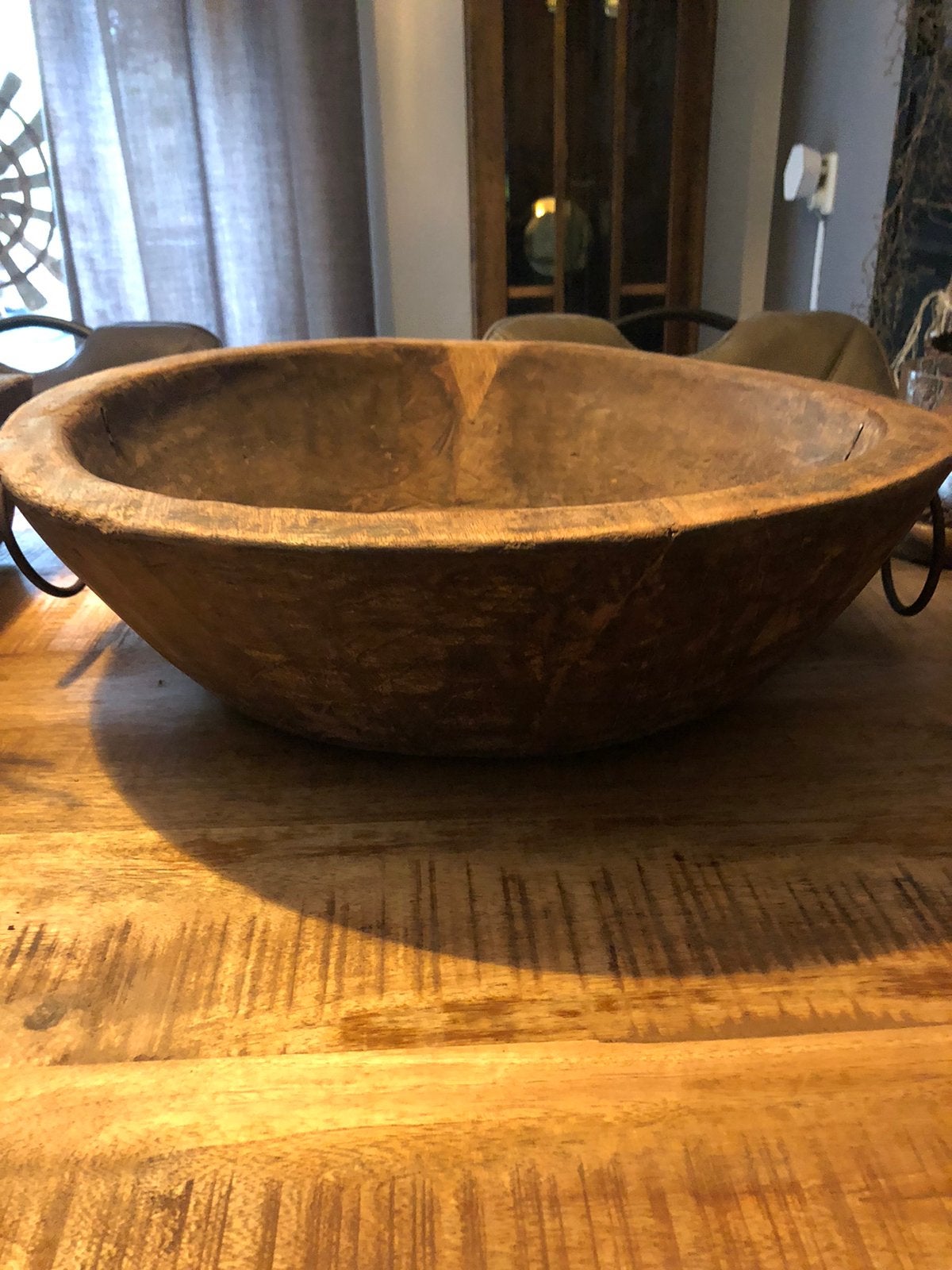 Nepalese houten schaal met aan beide zijde ijzeren ring, Ophalen, Zo goed als nieuw, Rond, Hout