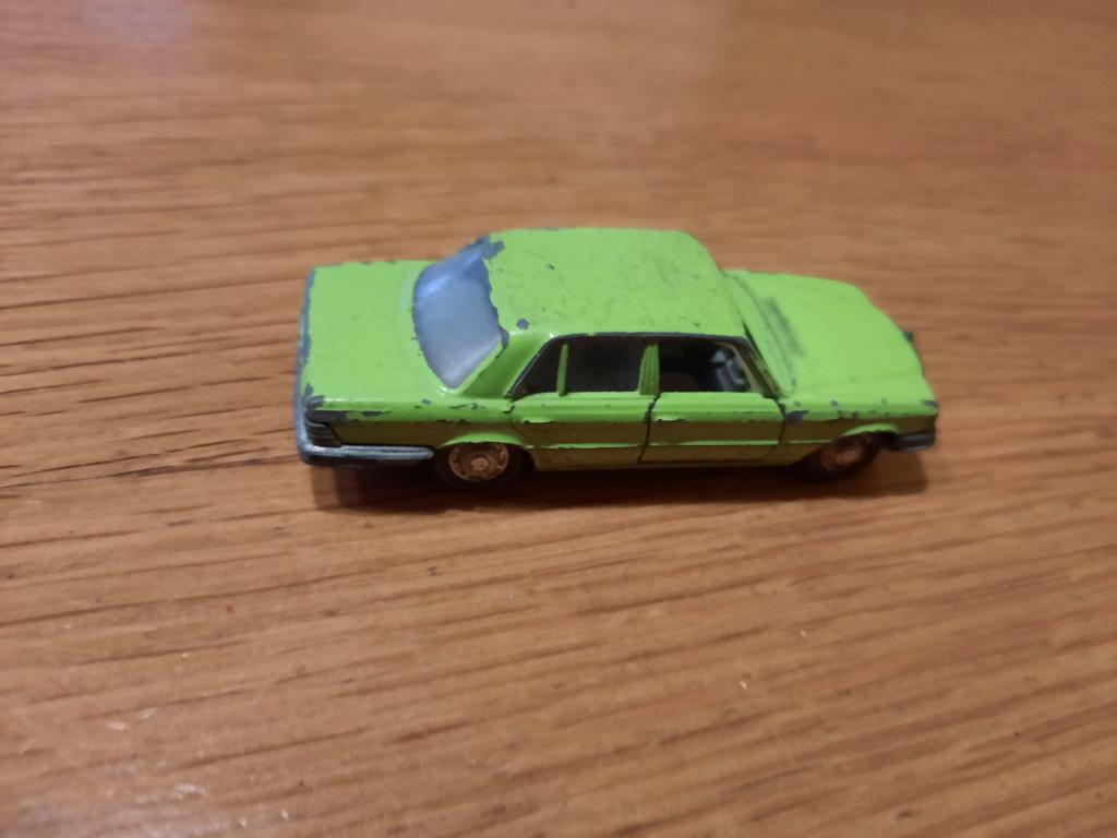 Schuco Mercedes 350SE, 450SE Größe: 1:66 Farbe: Grün no. 301, Ophalen of Verzenden, Auto