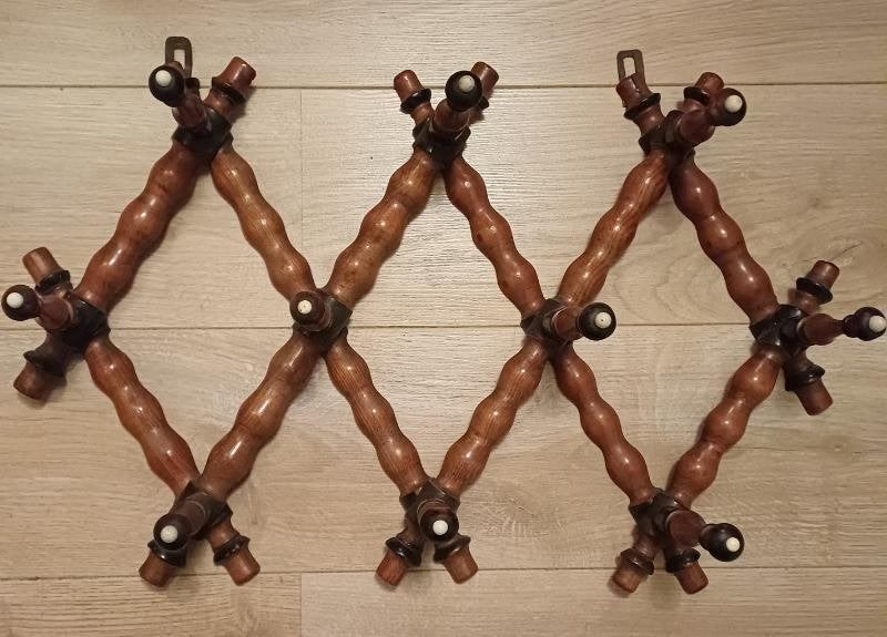 Willem III antiek notenhouten schaar kapstok, Huis en Inrichting, Wandkapstok, Gebruikt, Ophalen of Verzenden, Minder dan 100 cm