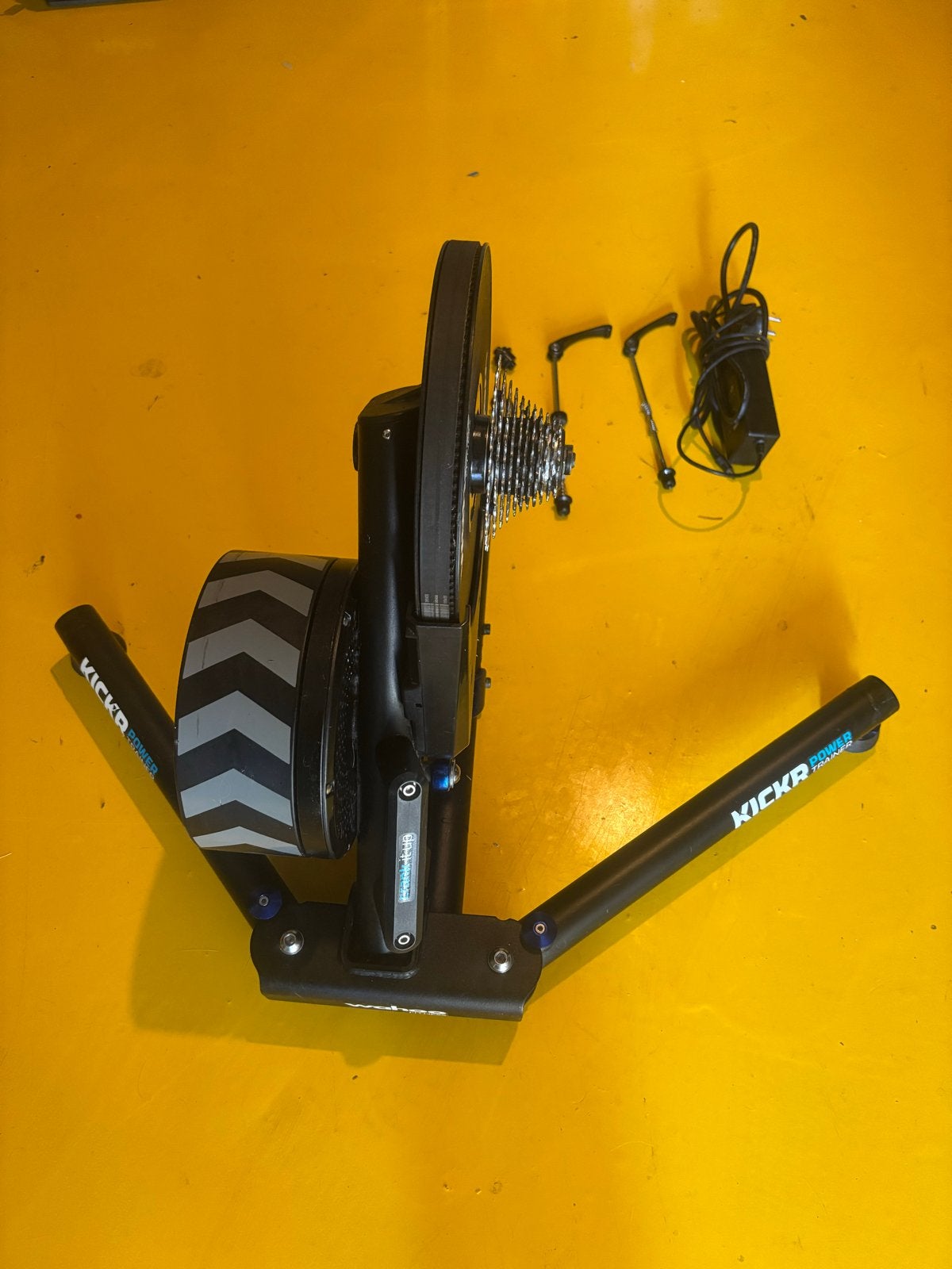 Wahoo Kickr V1.0 met thru axel Adapter en 11-speed cassette, Ophalen, Gebruikt, Overige typen