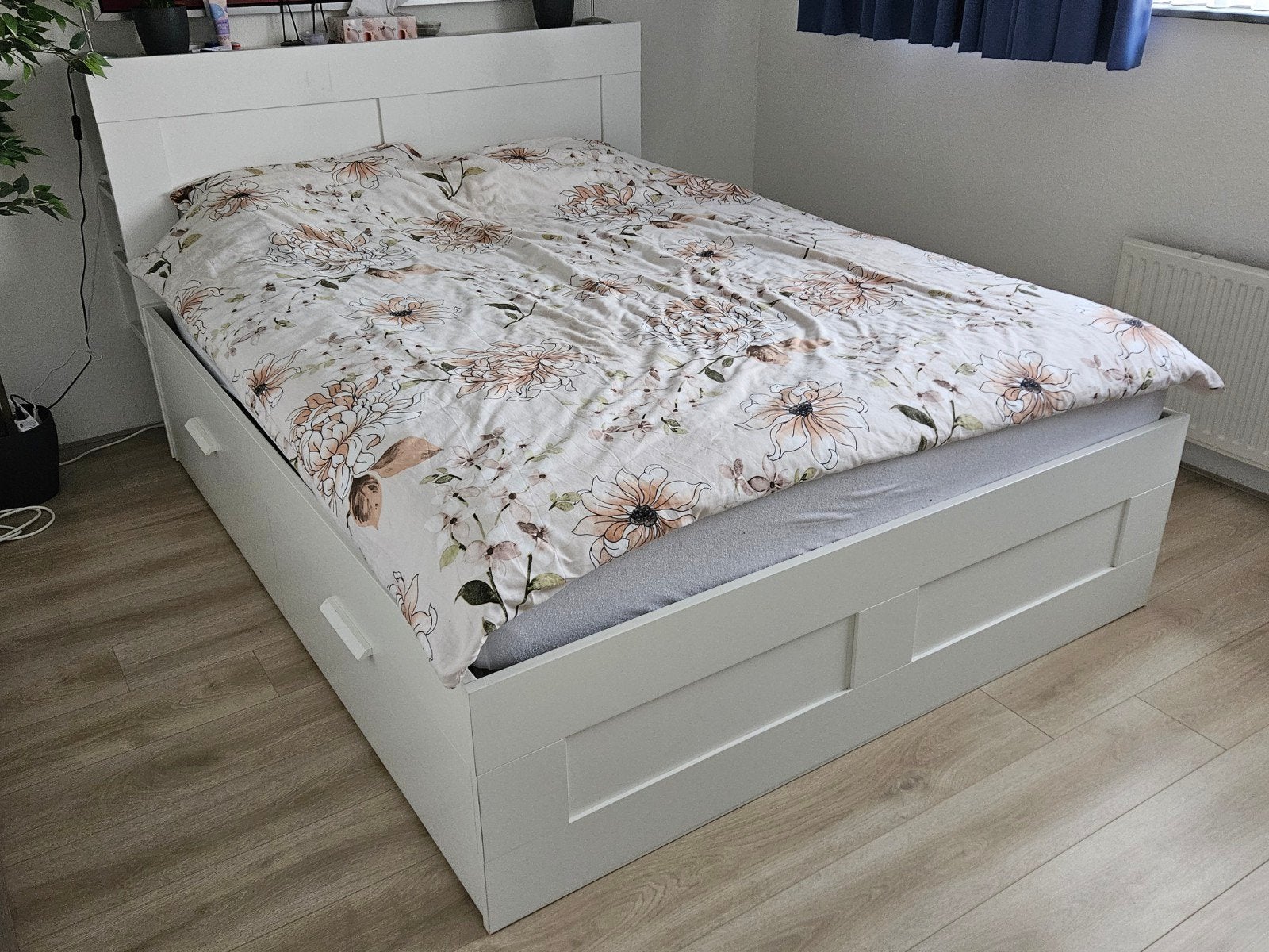 Wit bed Brimnes 160x200 incl hoofdsteun en lattenbodems, Huis en Inrichting, Slaapkamer | Bedden, Ophalen, Gebruikt, Wit, Tweepersoons