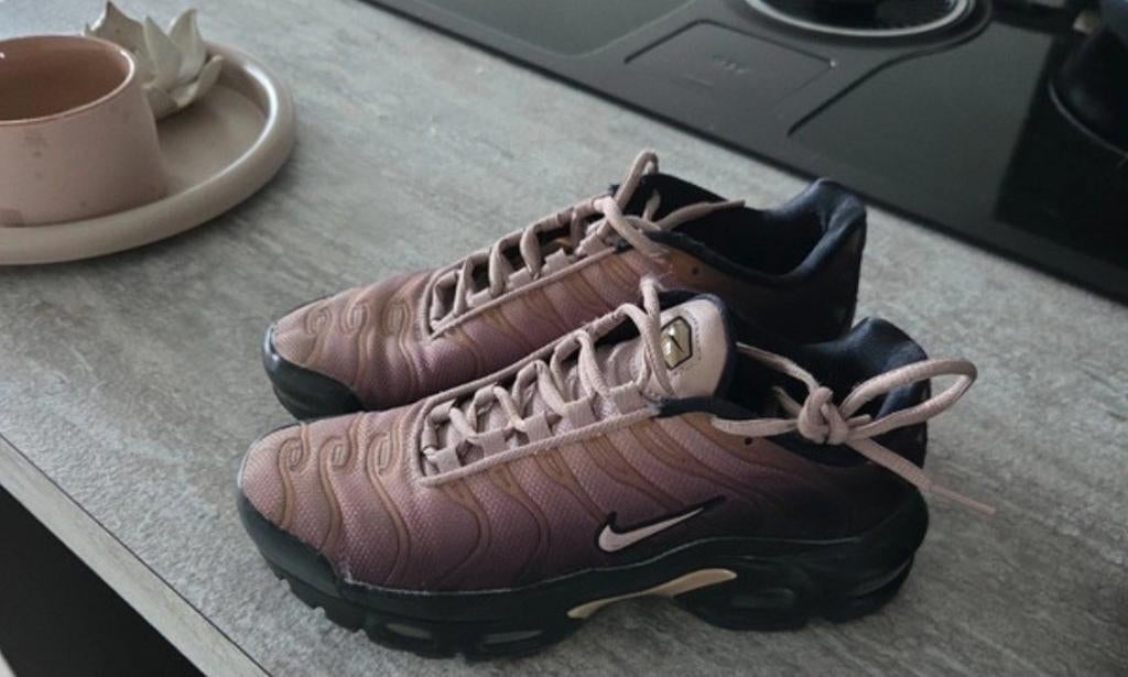Nike Air Max Plus TN - Bruin/Zwart, Kleding | Dames, Schoenen, Bruin, Nike, Ophalen of Verzenden, Sneakers of Gympen