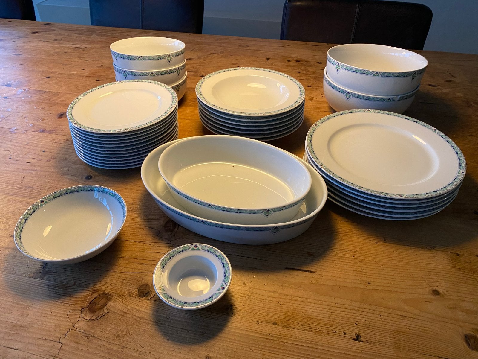 Uitgebreid servies met blauw/groen patroon. AH servies., Ophalen, Gebruikt, Keramiek, Overige stijlen