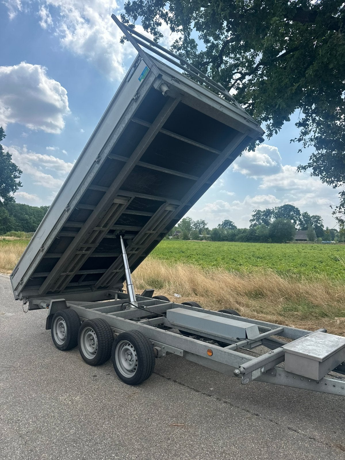 Henra driezijdige elektrische tridem drieas kipper !!!, Auto diversen, Aanhangers en Bagagewagens, Ophalen of Verzenden, Zo goed als nieuw