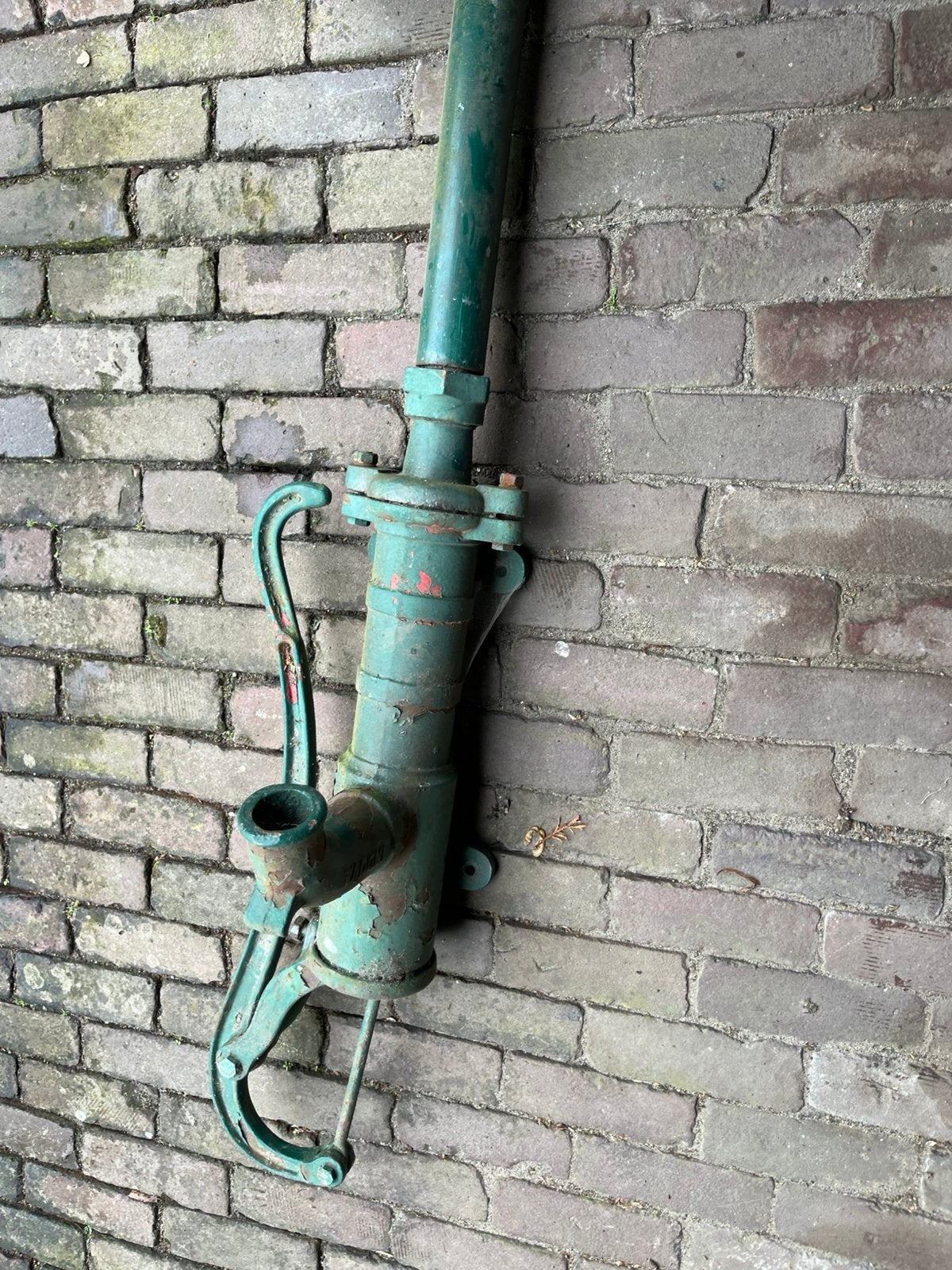 Handbediende gietijzeren waterpomp, Tuin en Terras, Waterpompen, Ophalen, Gebruikt, Handmatig, Overige typen