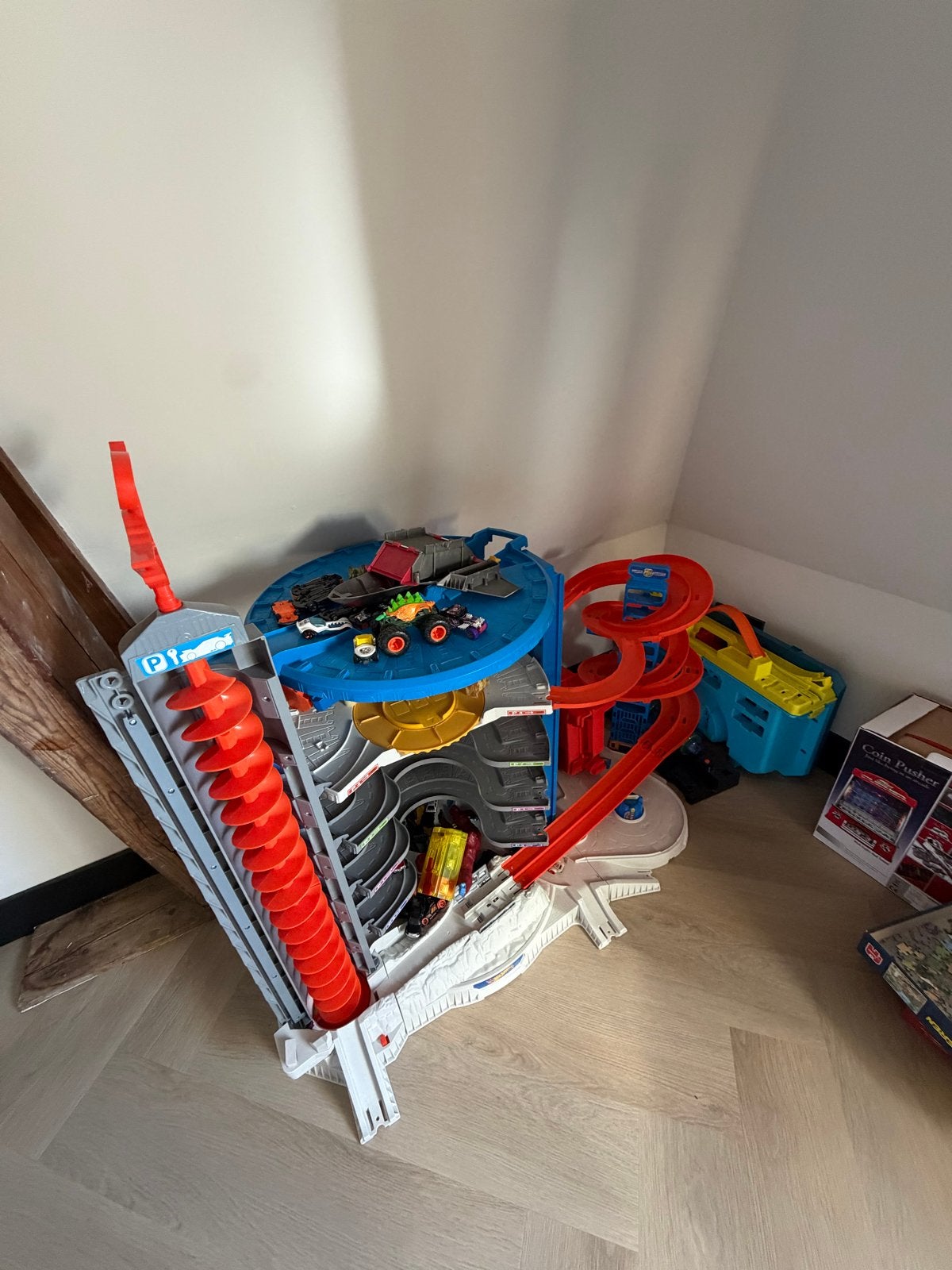 Hot Wheels Super Garage Racebaan met extra onderdelen, Ophalen of Verzenden, Met looping, Racebaan, Gebruikt