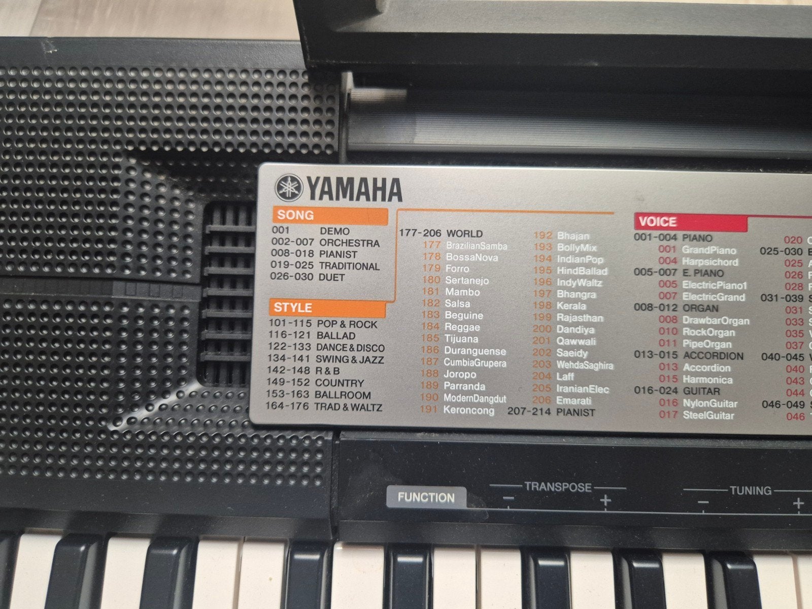 Yamaha PSR-F50 Keyboard met standaard, Muziek en Instrumenten, 61 toetsen, Yamaha, Ophalen of Verzenden, Zo goed als nieuw