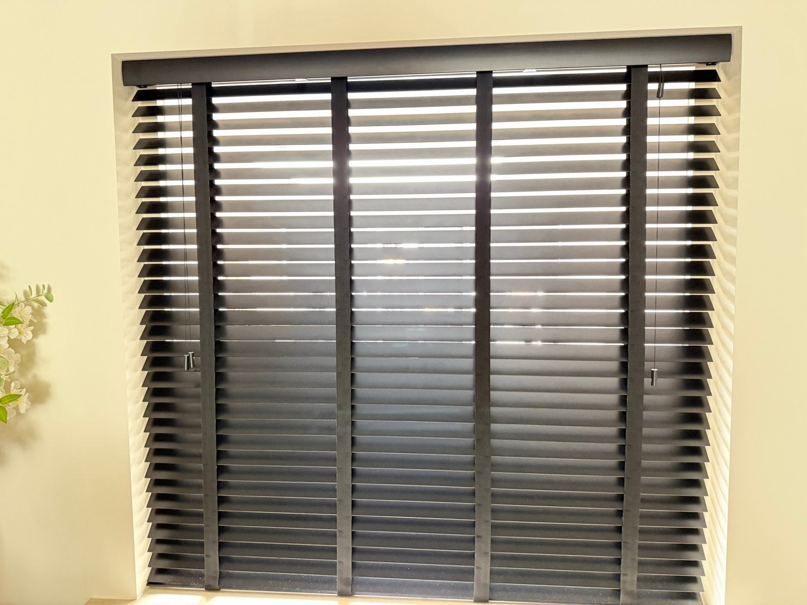 Nieuw in doos123jaloezie 50mm Sunwood Tapes Carbon 1490x1415, Jaloezie, Overige merken, Zwart, Hout