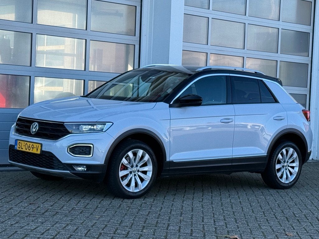 Volkswagen T-ROC 1.5 TSI 150PK Sport Navi Virtueel Acc Trekh, Voorwielaandrijving, Euro 6, 4 cilinders, 150 pk