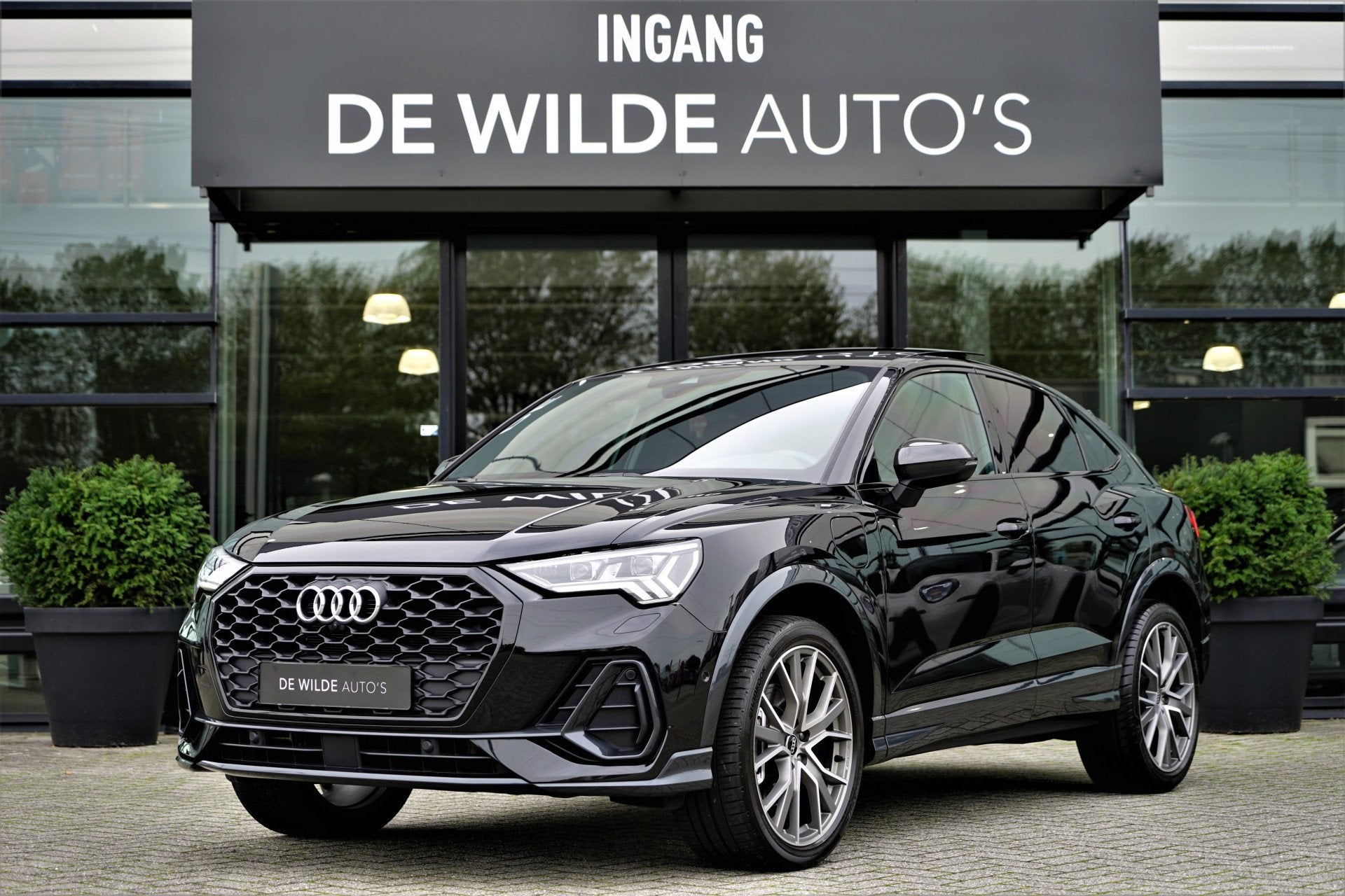 Audi Q3 Sportback 45 TFSI e S-Line 245pk Pano MagneticRide L, Dealer onderhouden, Gebruikt, Zwart, Zwart