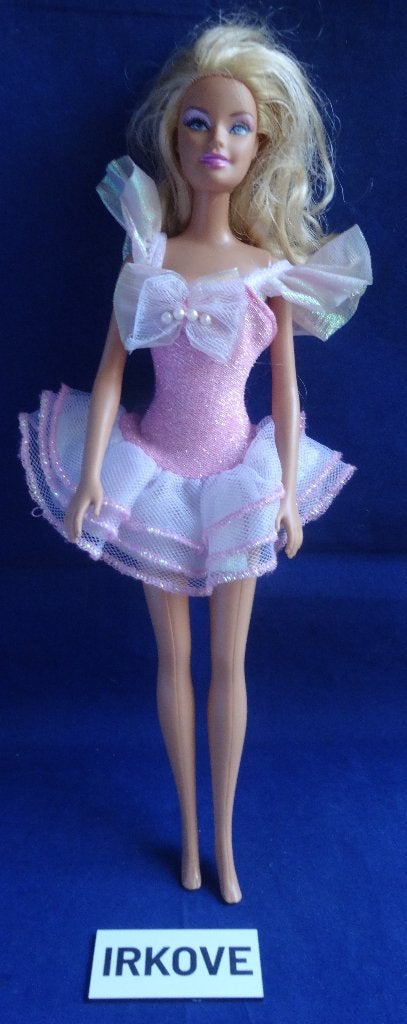 BARBIE BALLET OUTFIT * 1986 en 2010 *, Verzamelen, Poppen, Verzenden, Zo goed als nieuw, Pop