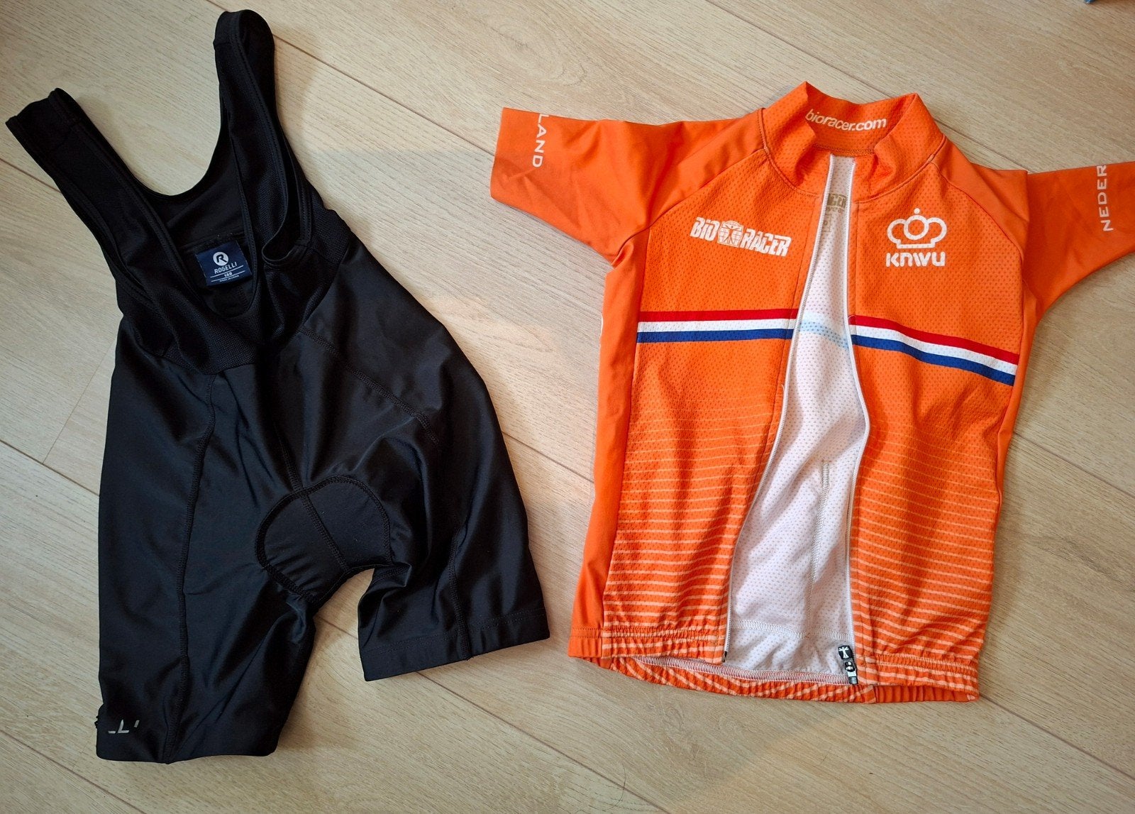 Nederlands shirt + fietsbroek maat 140, Gebruikt, Ophalen of Verzenden, Shirt of Longsleeve, Rogelli