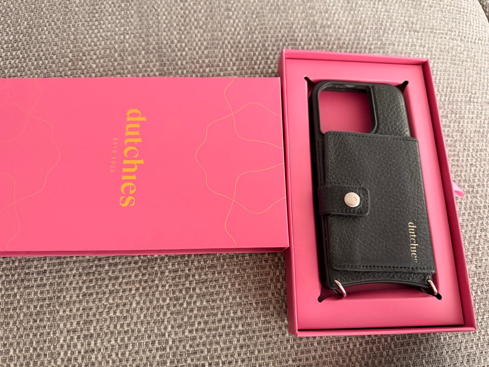 Dutchies iPhone 15 Pro hoesje met pasjeshouder, Pasjeshouder, Zwart, Dutchies, Hoesje of Tasje