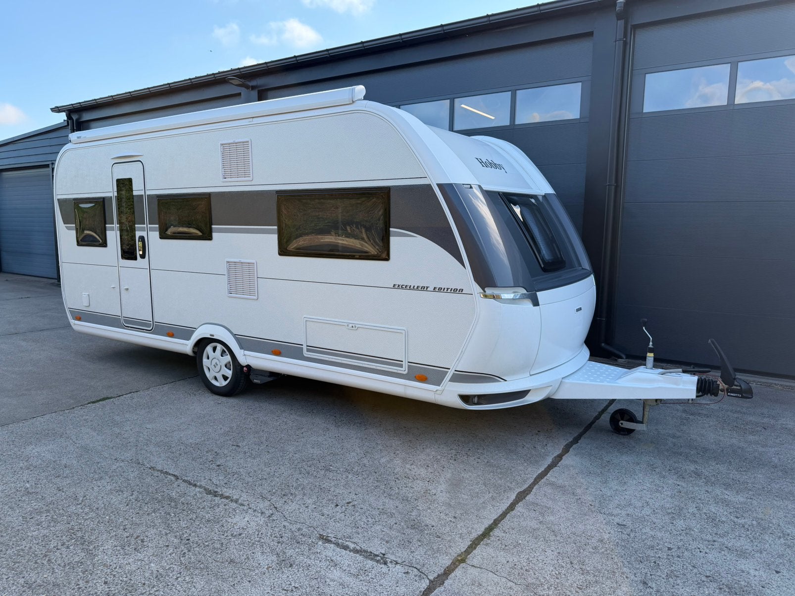 Hobby 495 UL 2026 mover , airco , luifel, Caravans en Kamperen, Schokbreker, Rondzit, Hobby, 7 tot 8 meter