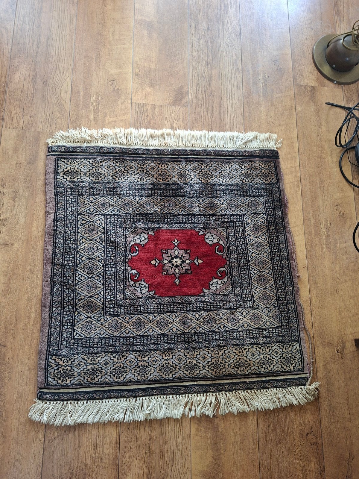 Vintage Oosters persje - Rood/Zwart/Beige, Ophalen, 50 tot 100 cm, Rechthoekig, Gebruikt