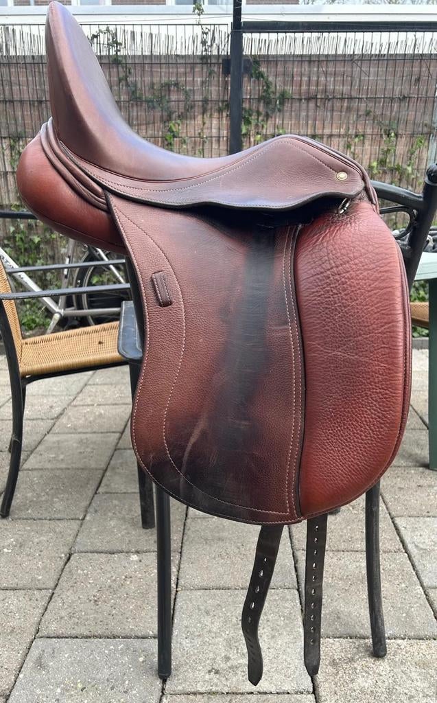 *** Schleese Tango II 17 inch bruin dressuurzadel  ***, Ophalen of Verzenden, Zo goed als nieuw, Dressuur
