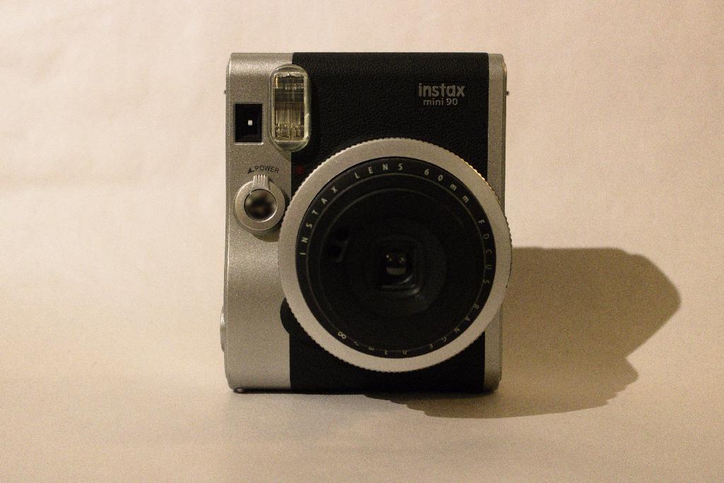 Fujifilm Instax Mini 90 Neo Classic, Audio, Tv en Foto, Fotocamera's Analoog, Ophalen of Verzenden, Zo goed als nieuw, Polaroid