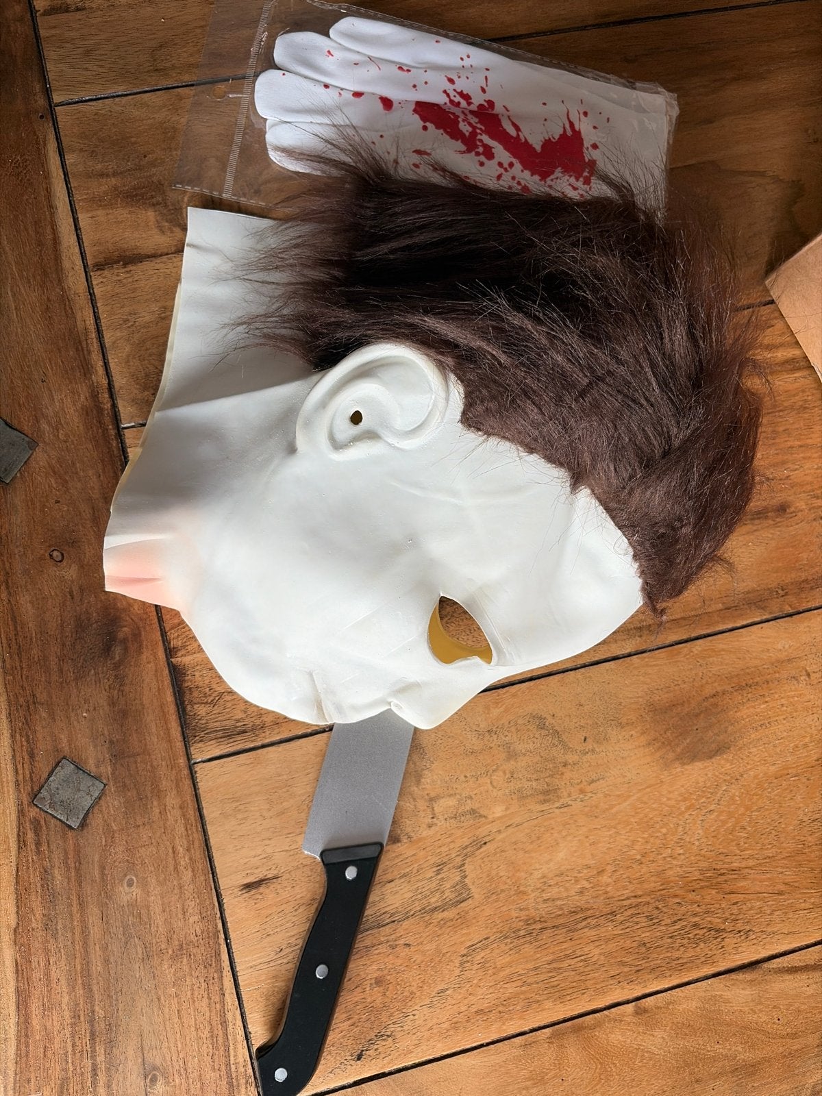 Michael Myers Masker met Mes en Handschoenen - Halloween, Hobby en Vrije tijd, Feestartikelen, Ophalen of Verzenden, Zo goed als nieuw